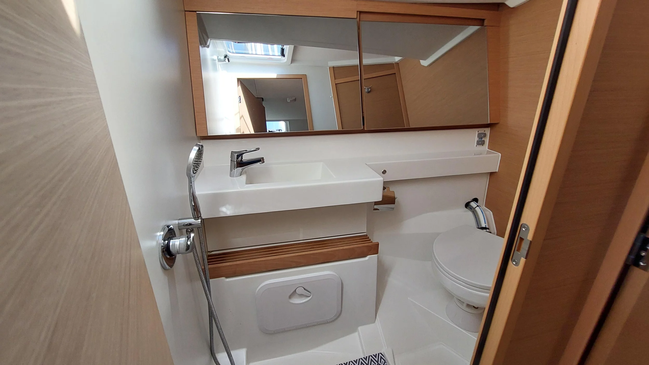 Sun Odyssey 440 - 4 cabine - 2 bagni (Aquilante)  - 11