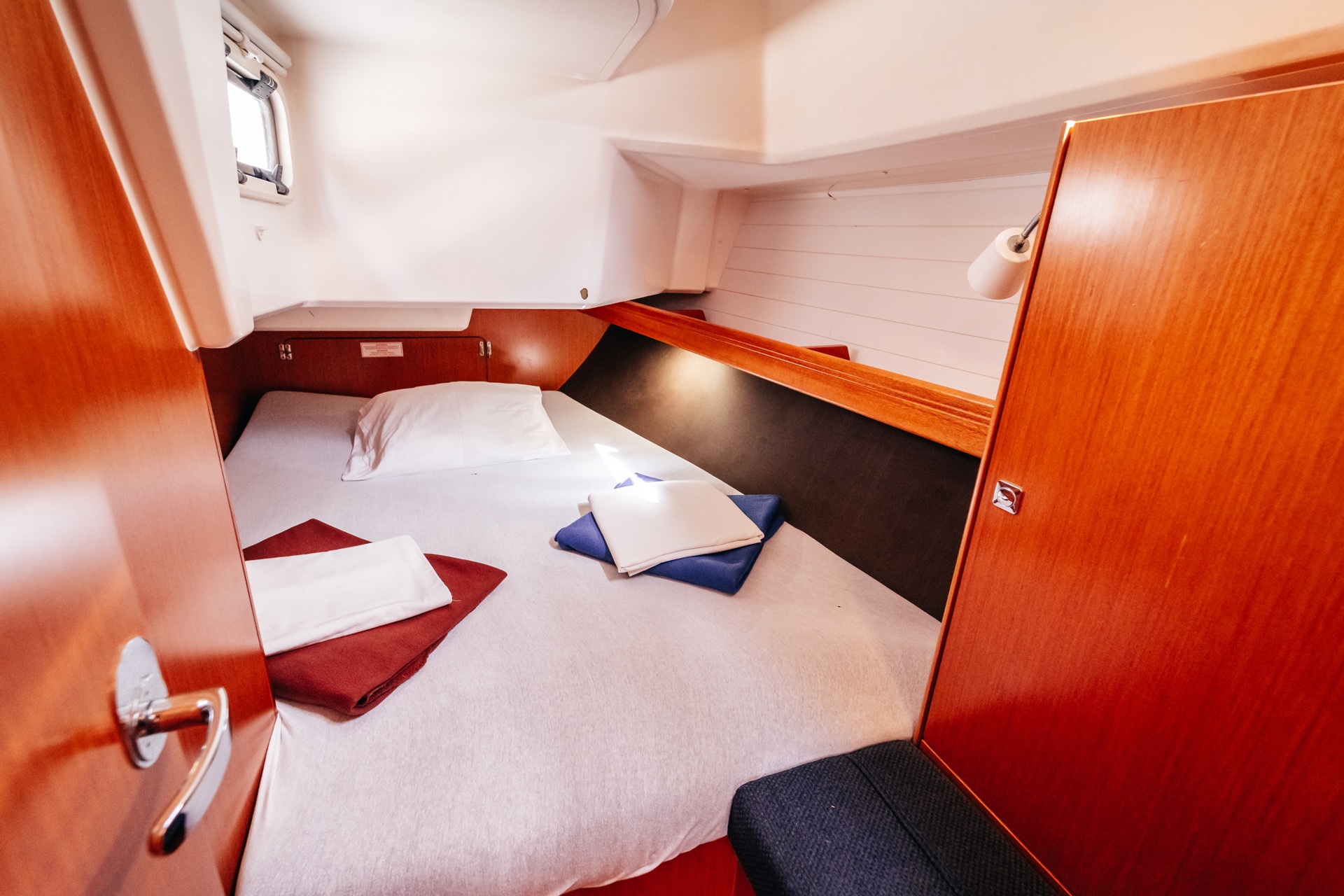Photo #8 - Bavaria Cruiser 37 (Blue Tone) in Murter - 25070