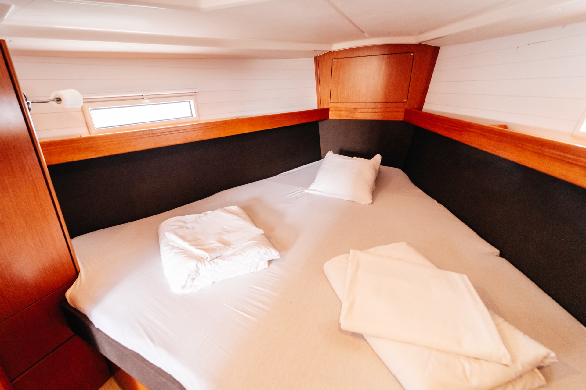 Photo #16 - Bavaria Cruiser 37 (Blue Tone) in Murter - 25070