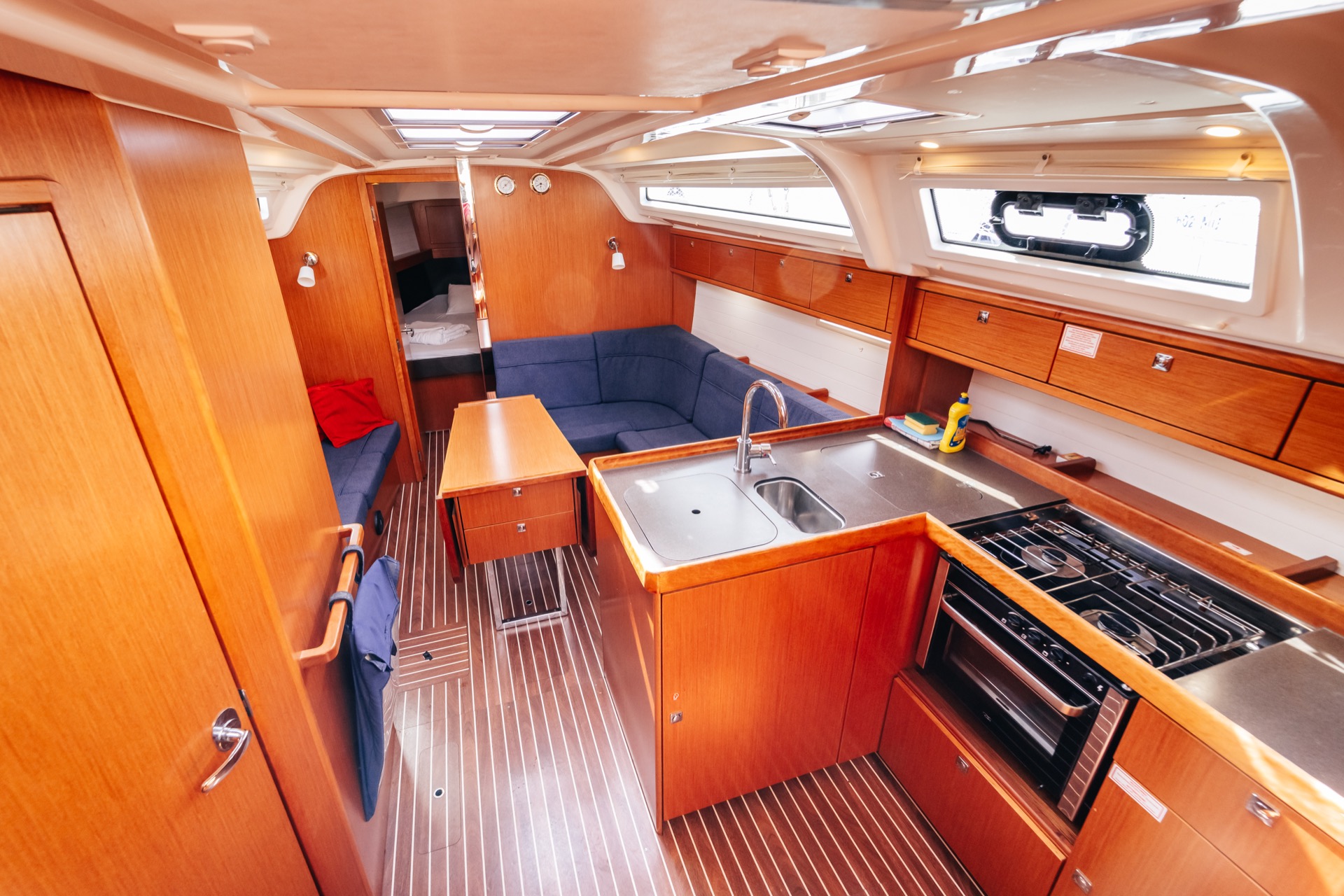 Photo #11 - Bavaria Cruiser 37 (Blue Tone) in Murter - 25070