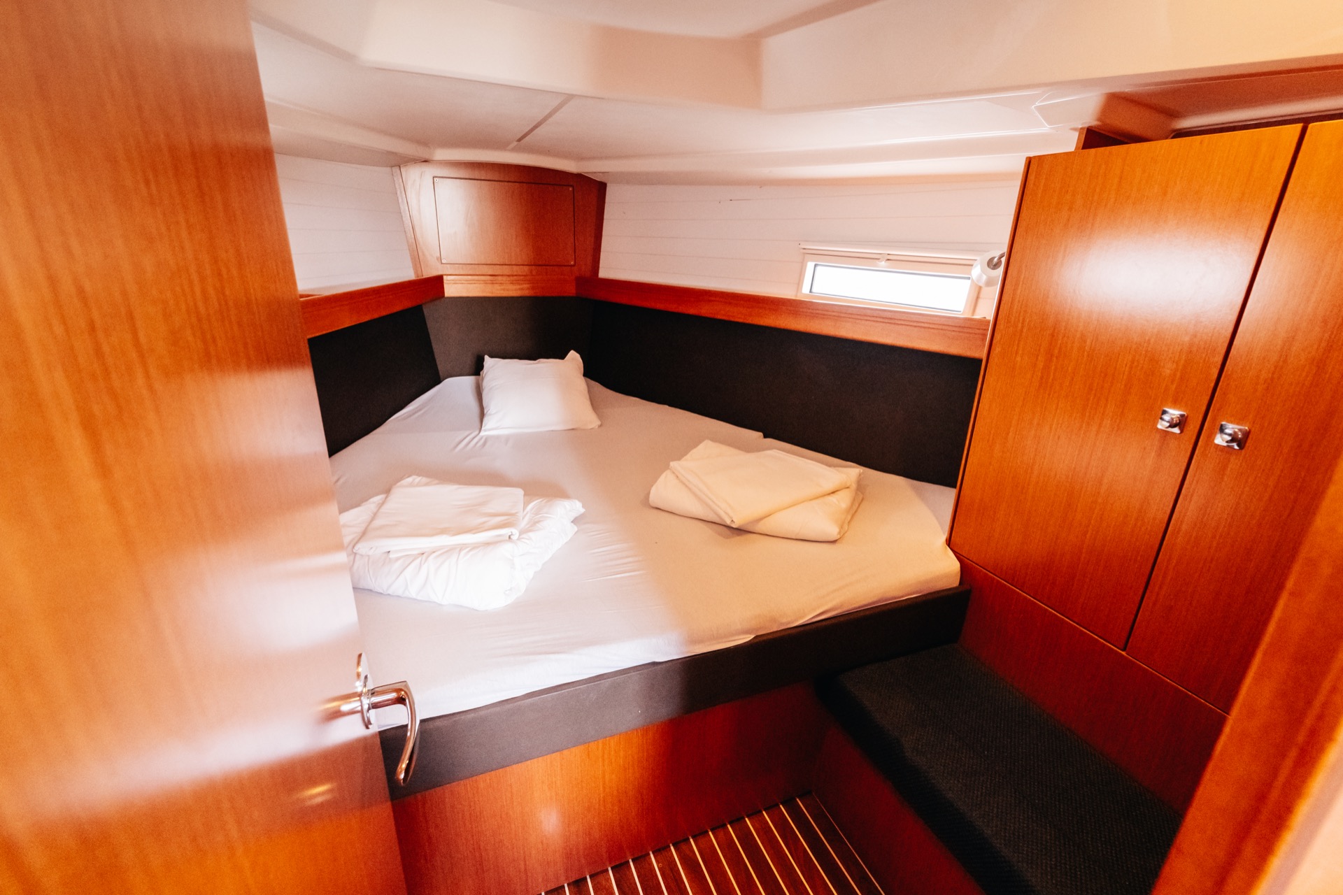 Photo #15 - Bavaria Cruiser 37 (Blue Tone) in Murter - 25070