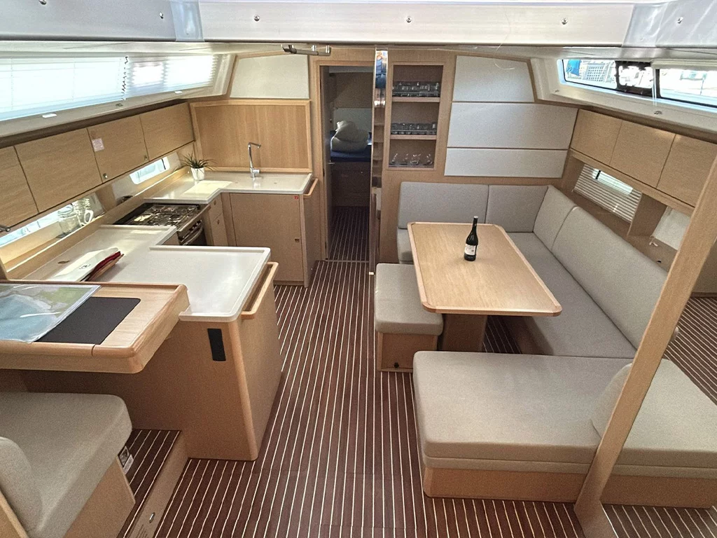 Bavaria C46 (TOPAZ) Interior image - 2
