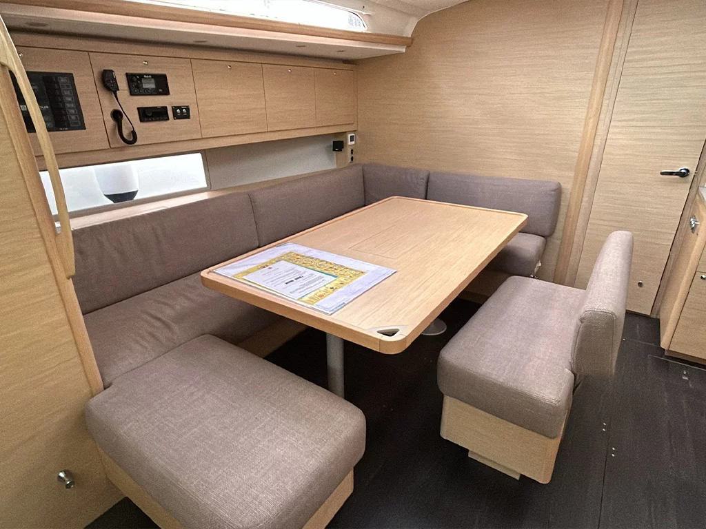Dufour 470 (AN) Interior image - 35