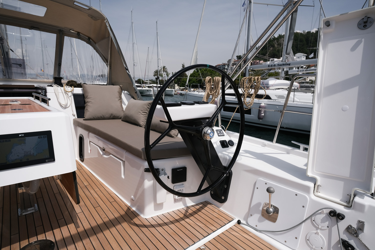 Photo #2 - Dufour 390 (PARIS) in Fethiye - 18348