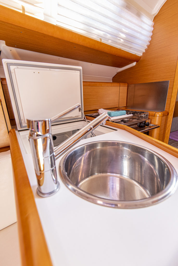 Photo #8 - Sun Odyssey 33i (Ribellina) in San Vincenzo - 14477