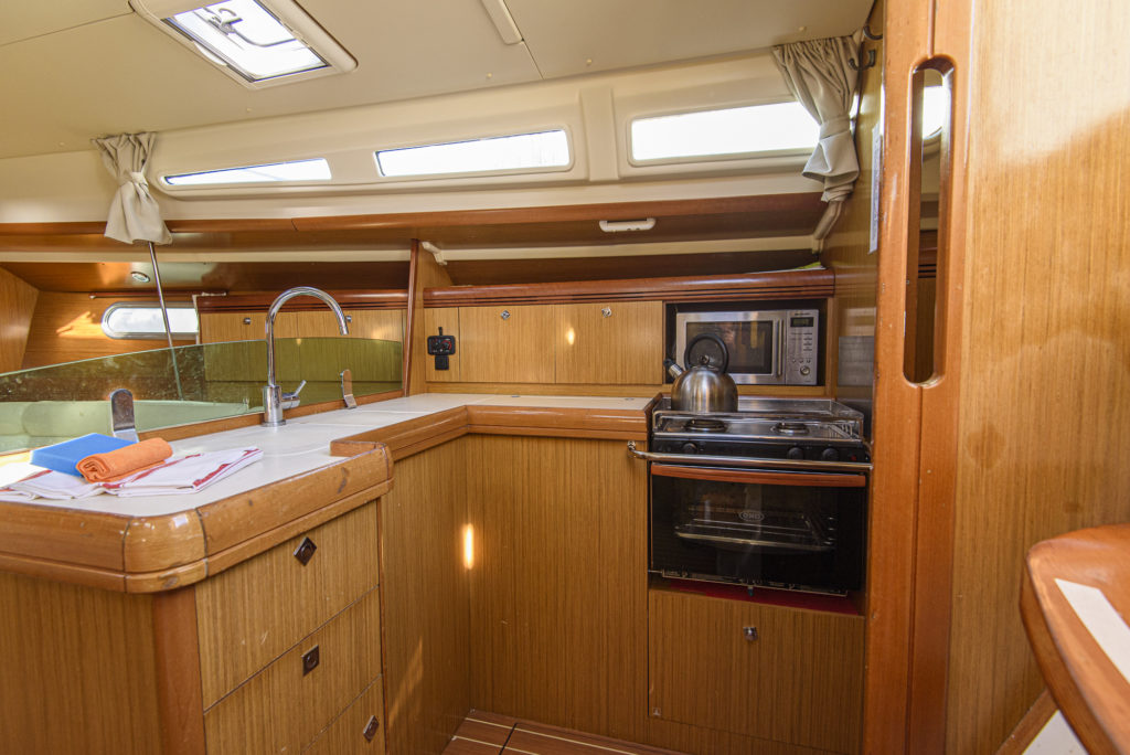 Photo #6 - Sun Odyssey 42 i (Benoit) in San Vincenzo - 6389