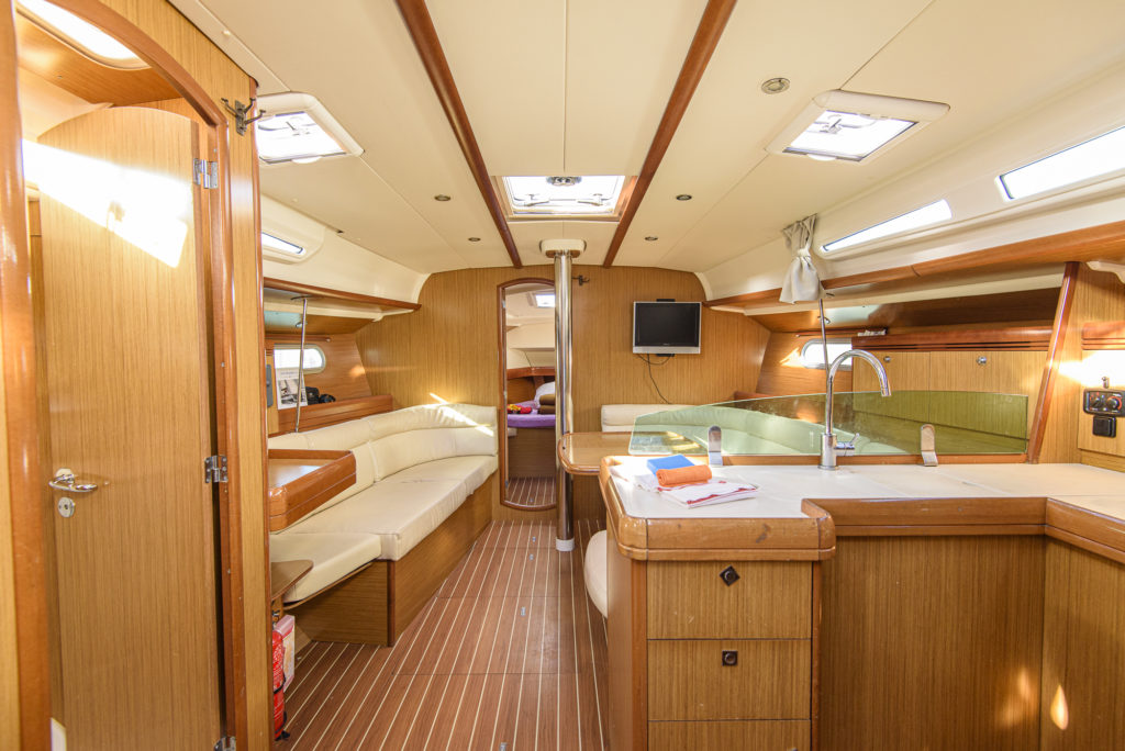 Photo #7 - Sun Odyssey 42 i (Benoit) in San Vincenzo - 6389