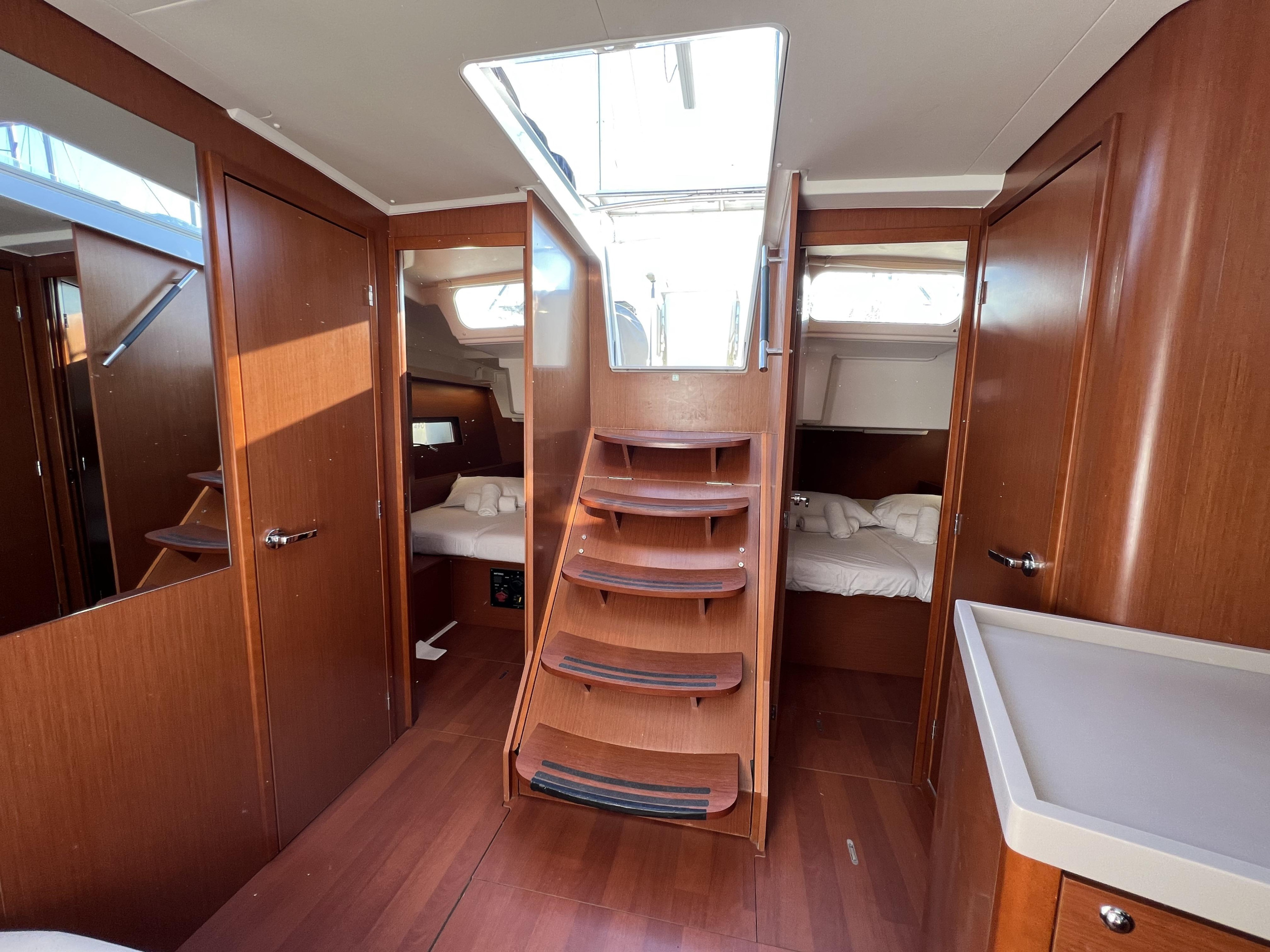 Photo #10 - Oceanis 46.1 (Ostria) in Atene - 18822