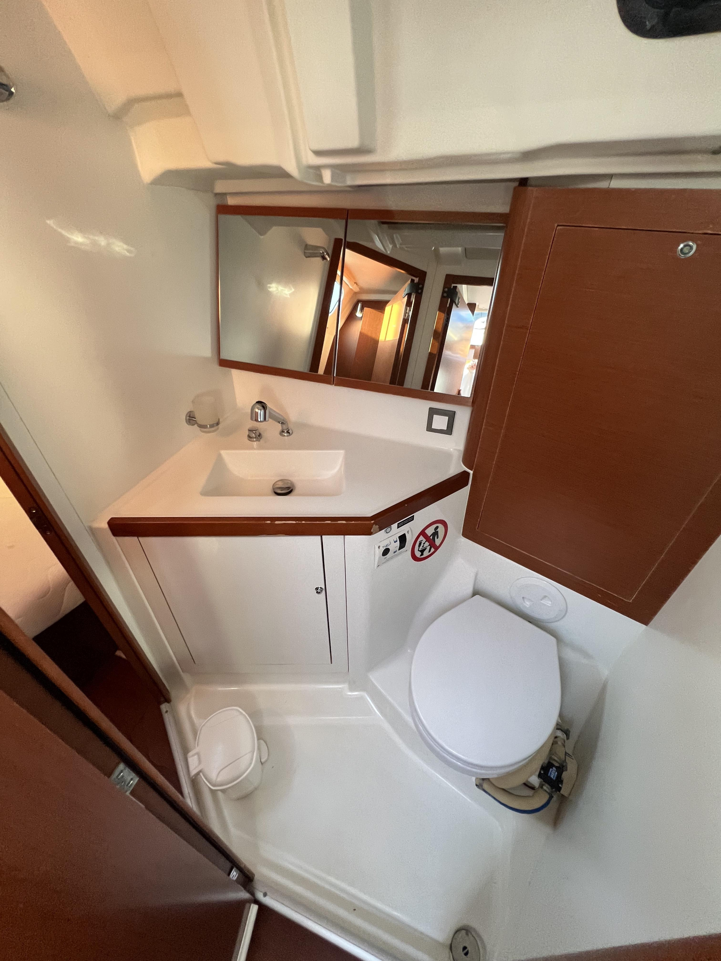 Photo #23 - Oceanis 46.1 (Ostria) in Atene - 18822