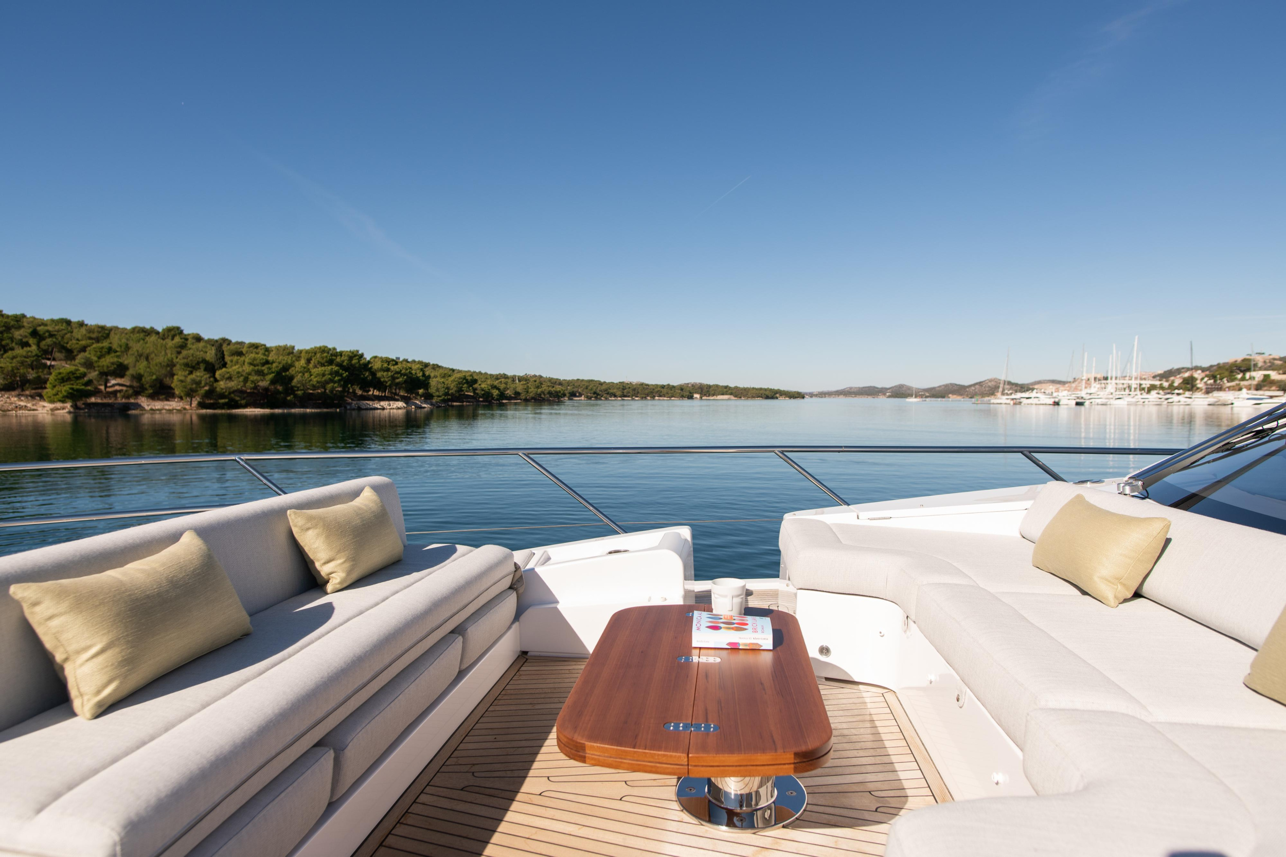 Photo #8 - Azimut 60 Fly (Alibaba) en Sibenik - 17996