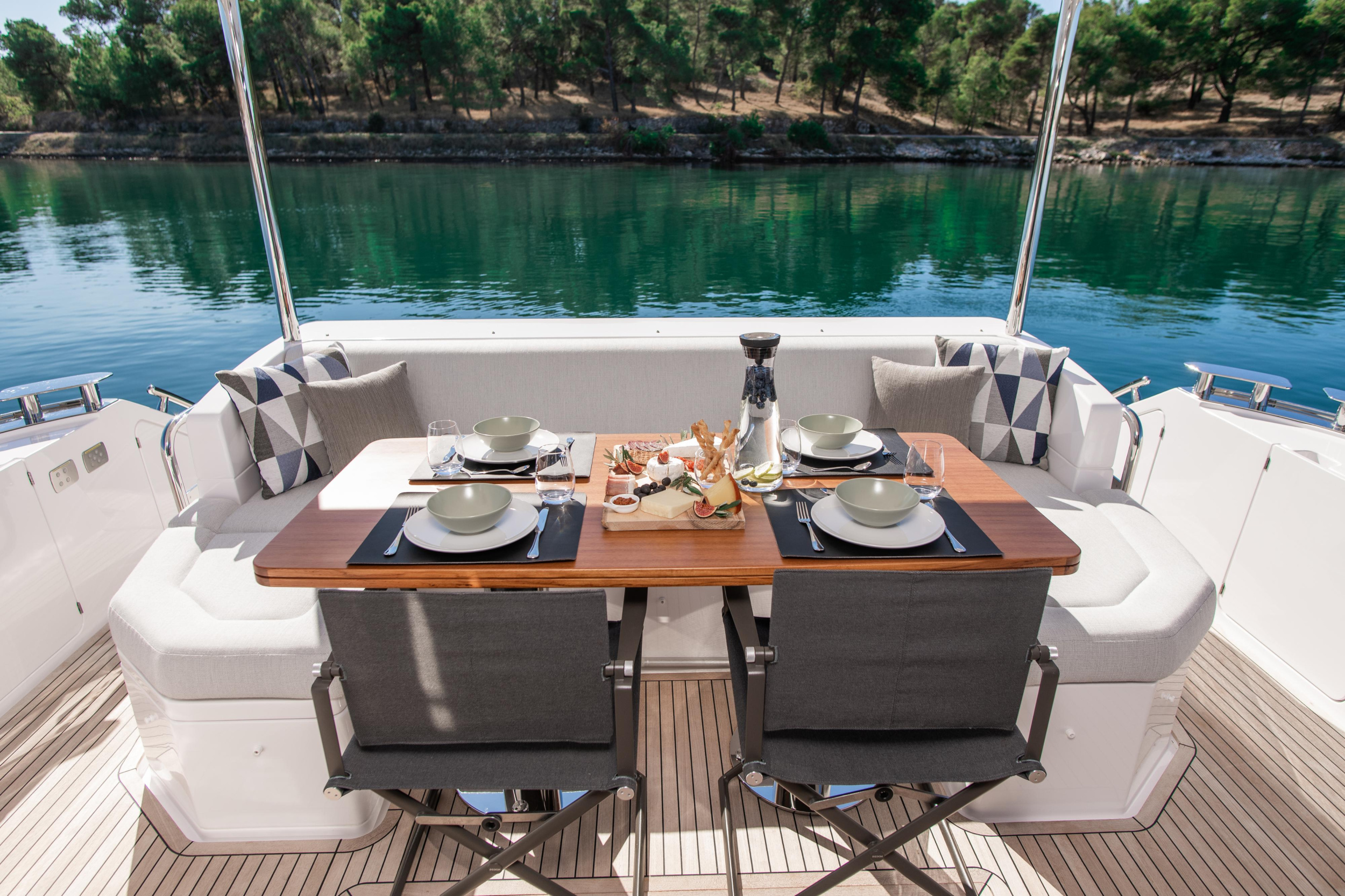 Photo #4 - Azimut 60 Fly (Alibaba) en Sibenik - 17996