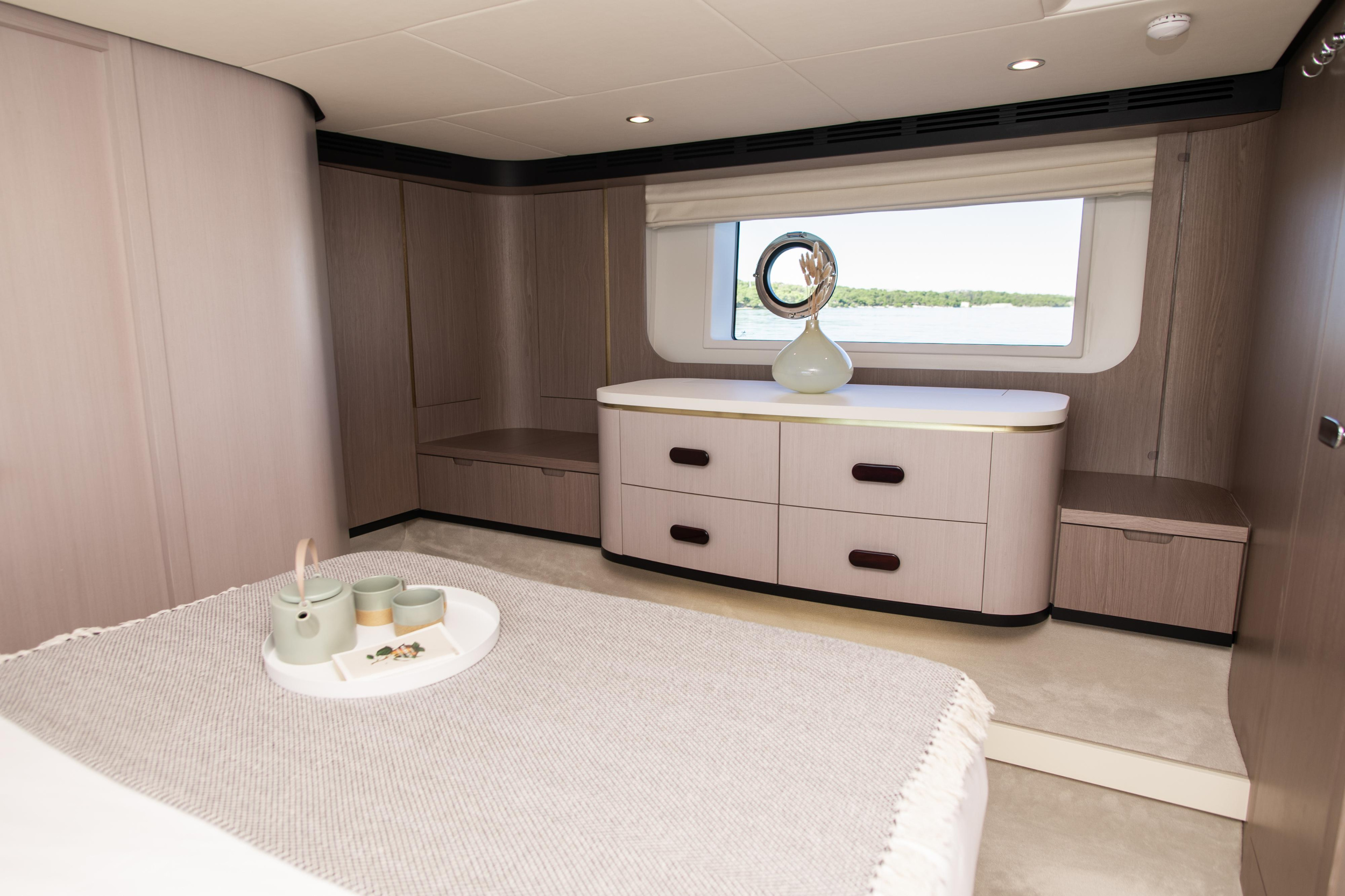 Photo #12 - Azimut 60 Fly (Alibaba) en Sibenik - 17996