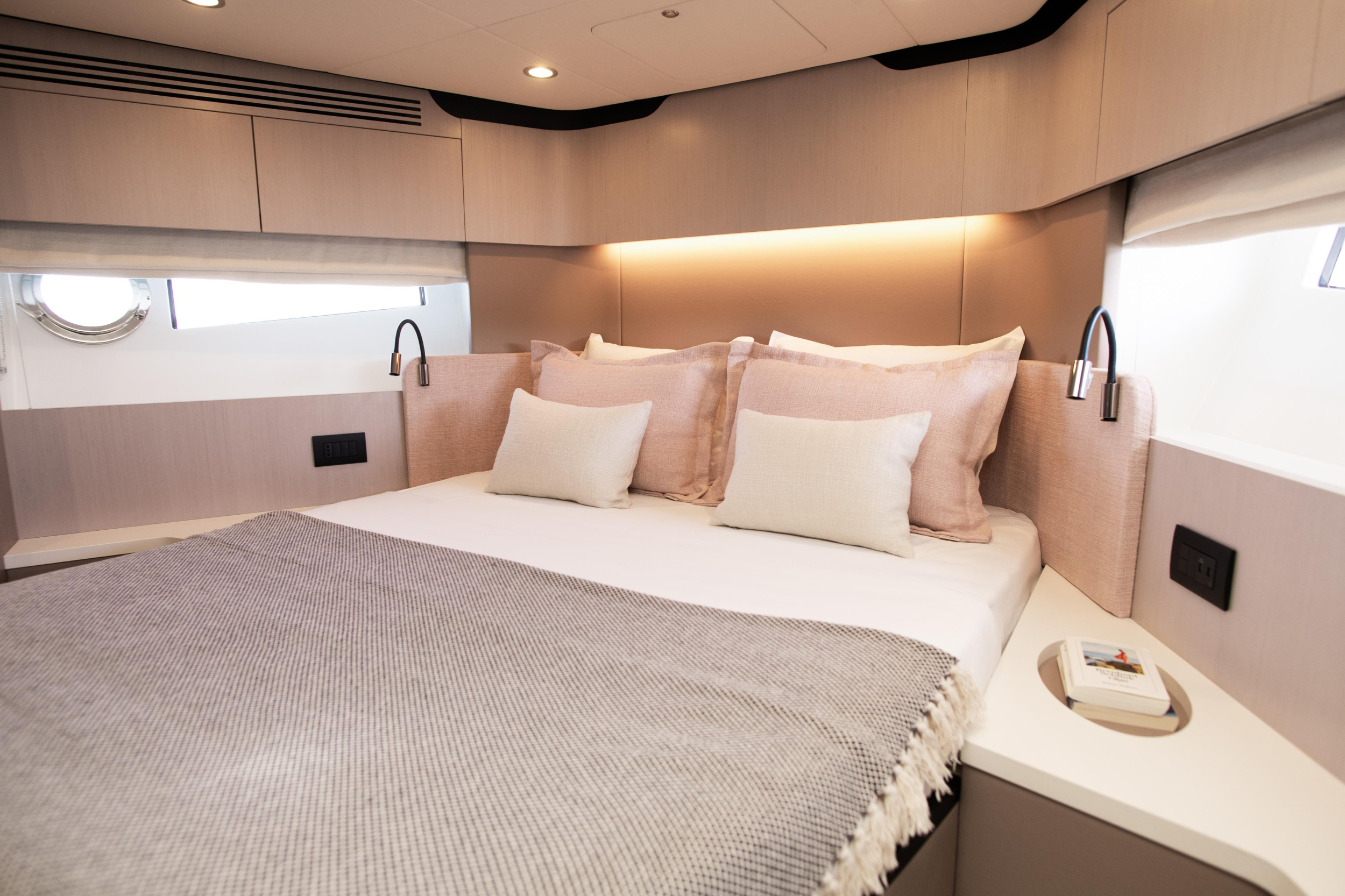 Photo #10 - Azimut 60 Fly (Alibaba) en Sibenik - 17996