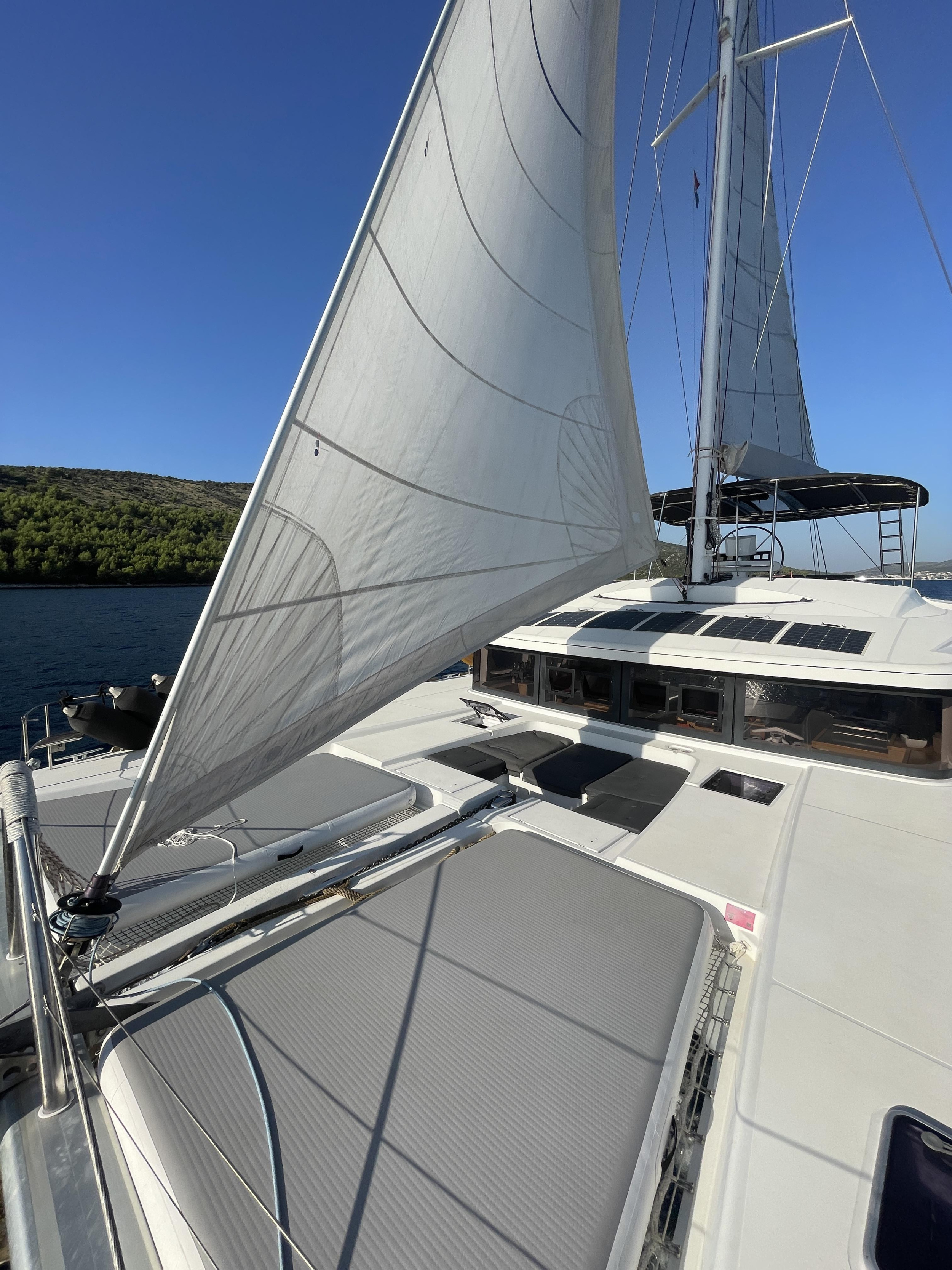 Photo #14 - Lagoon 52F (DISCOVERY I w) in Marina - 14008