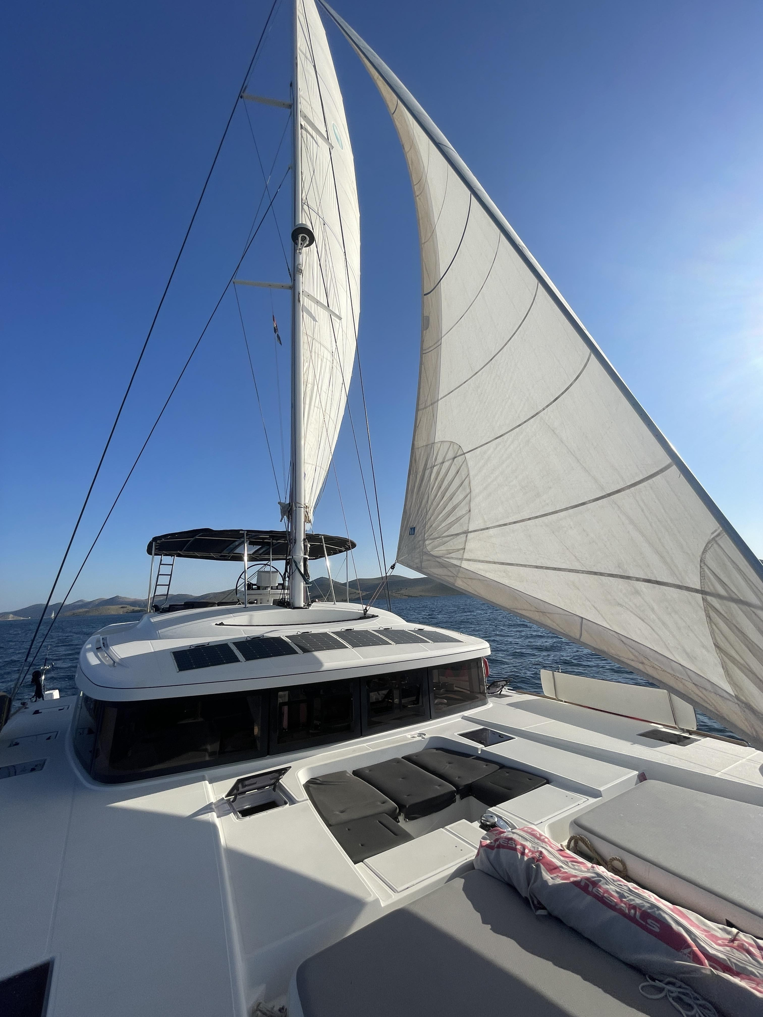 Photo #7 - Lagoon 52F (DISCOVERY I w) in Marina - 14008