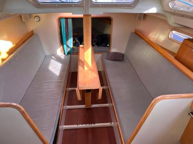 RM 880 (Little Wing) Interior image - 3