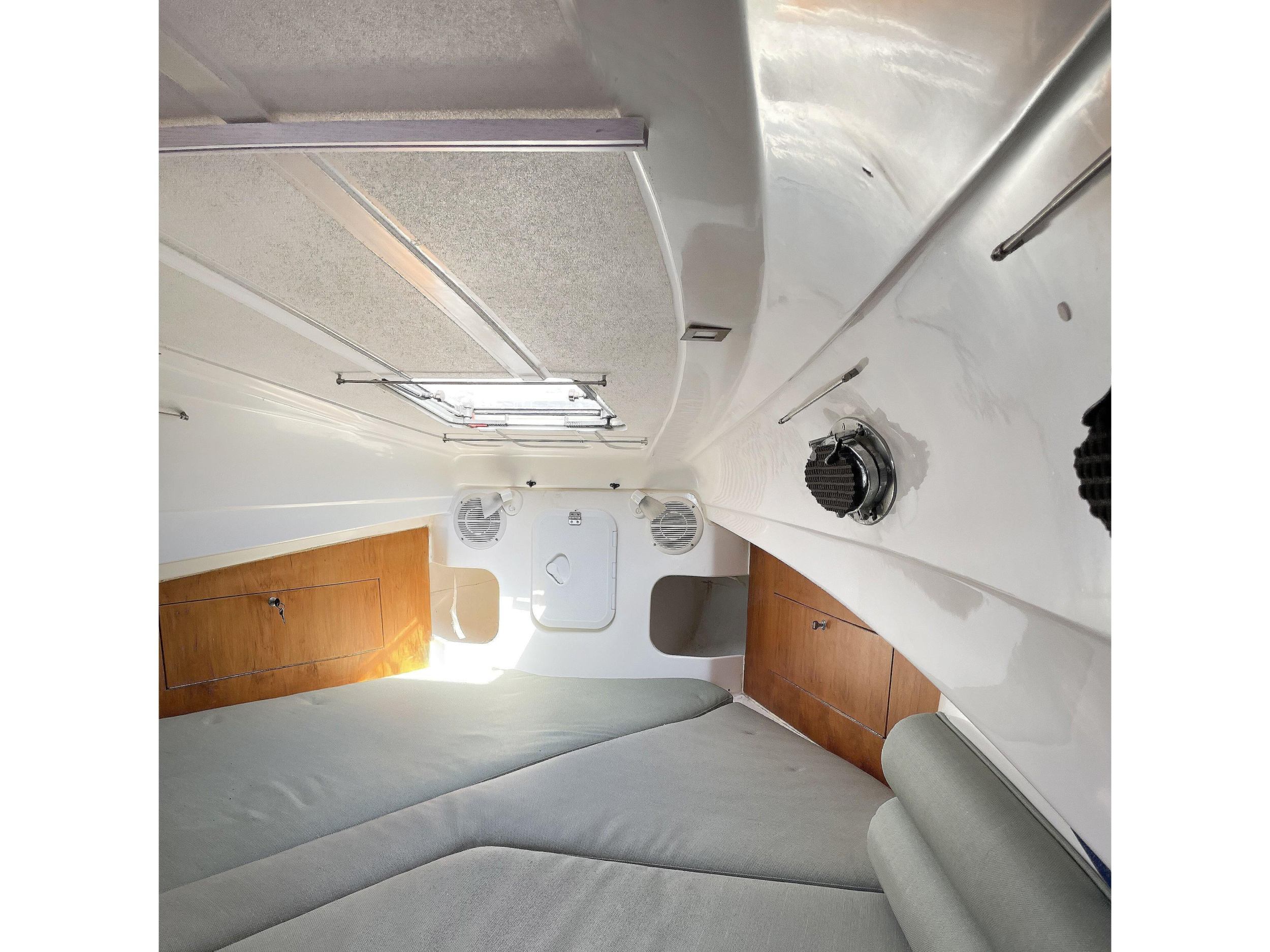 Photo #4 - Mostro Cabin 9 (Toi Moi) en Atenas - 17239