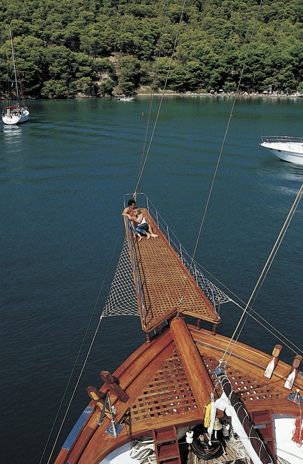 Photo #37 - Custom Motor Sailer 124' (Matina) en Atenas - 18982
