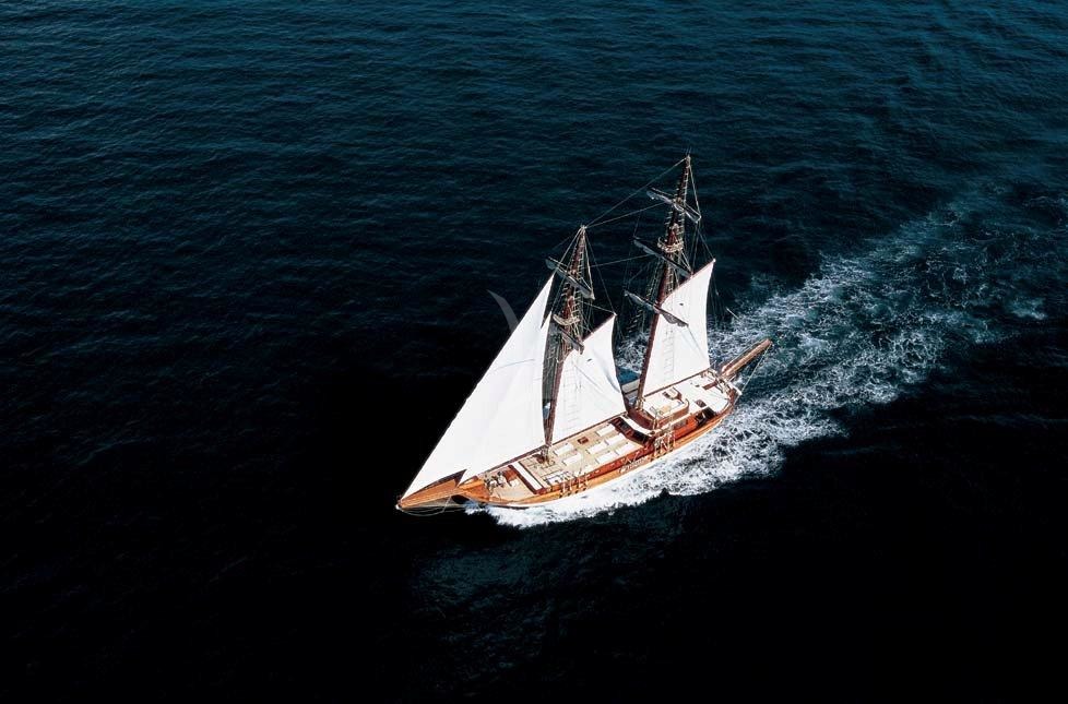 Photo #16 - Custom Motor Sailer 124' (Matina) en Atenas - 18982