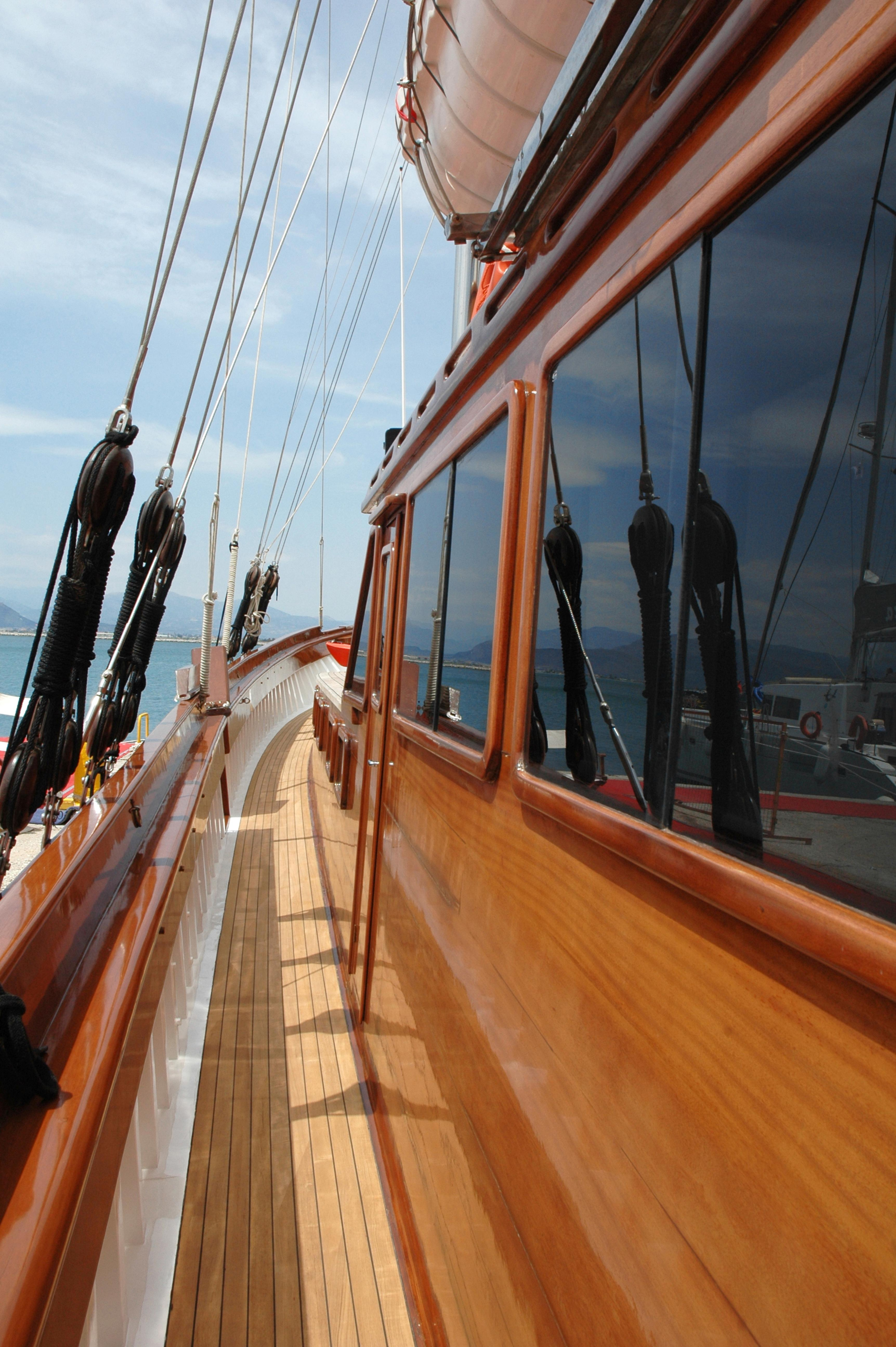 Photo #28 - Custom Motor Sailer 124' (Matina) en Atenas - 18982