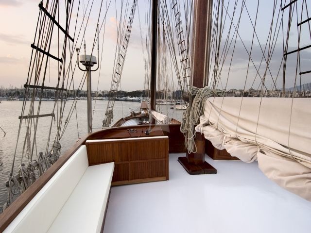 Photo #38 - Custom Motor Sailer 124' (Matina) en Atenas - 18982