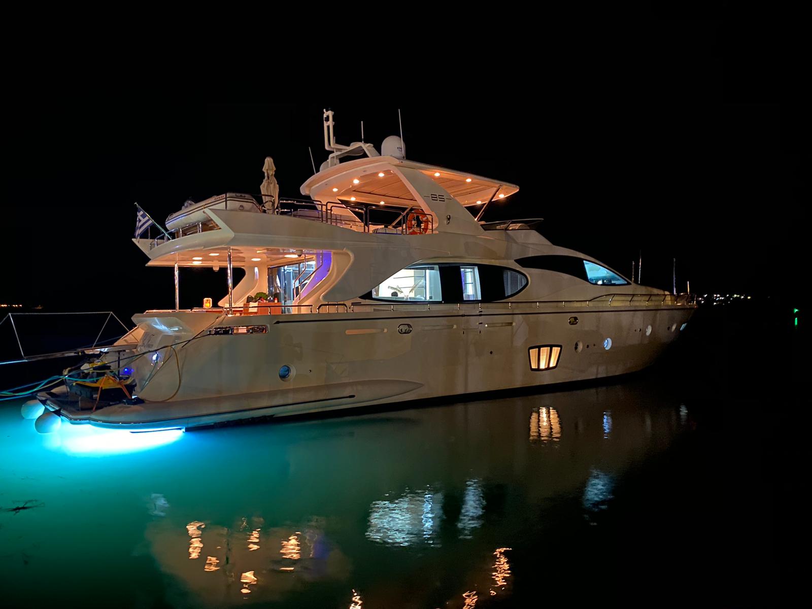 Photo #6 - Azimut 85F (La Fenice) in Corfù - 18999