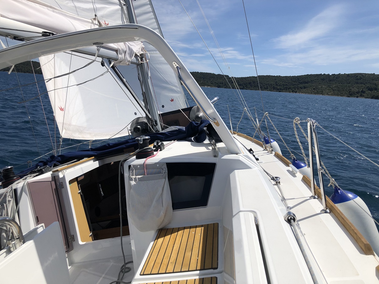 Photo #12 - Oceanis 35.1 (Kolibri) in Trogir - 10183