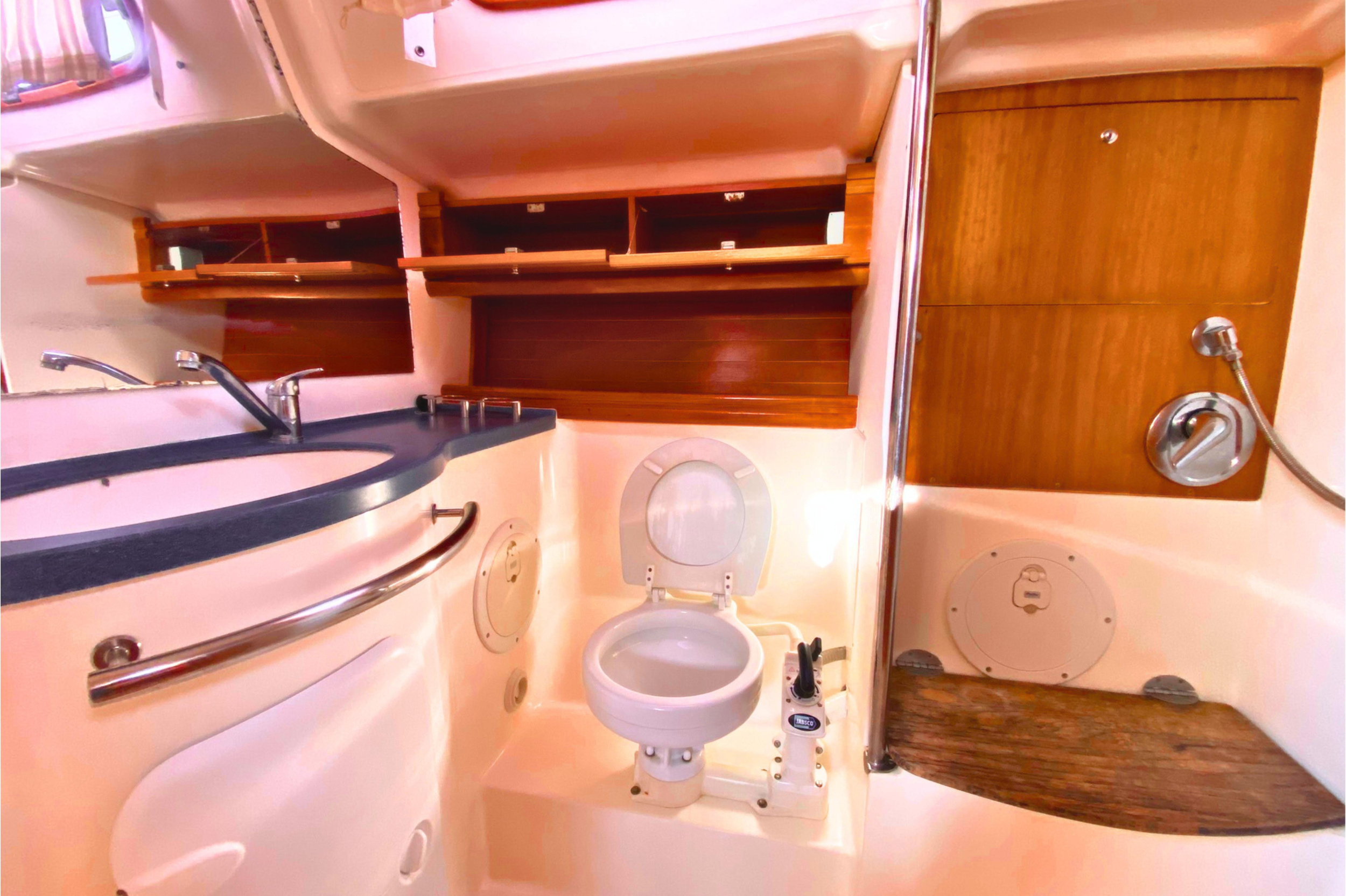 Photo #4 - Bavaria Cruiser 50 (Daphne) en La Spezia - 11631