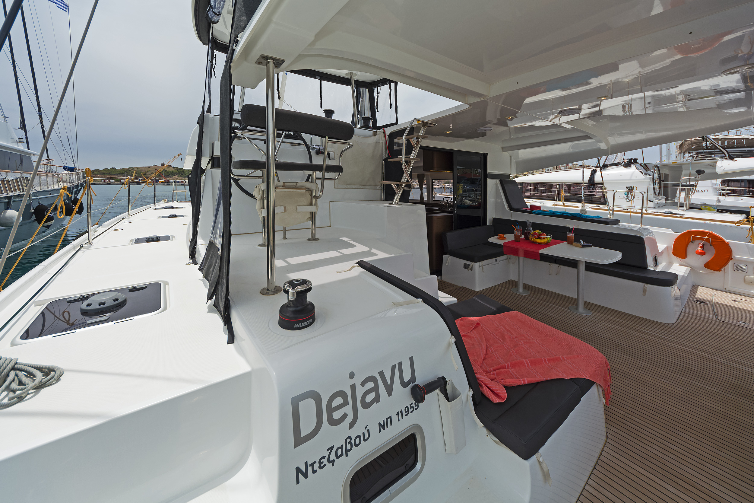 Photo #4 - Lagoon 42 & GEN (Deja Vu) in Lavrion - 6220