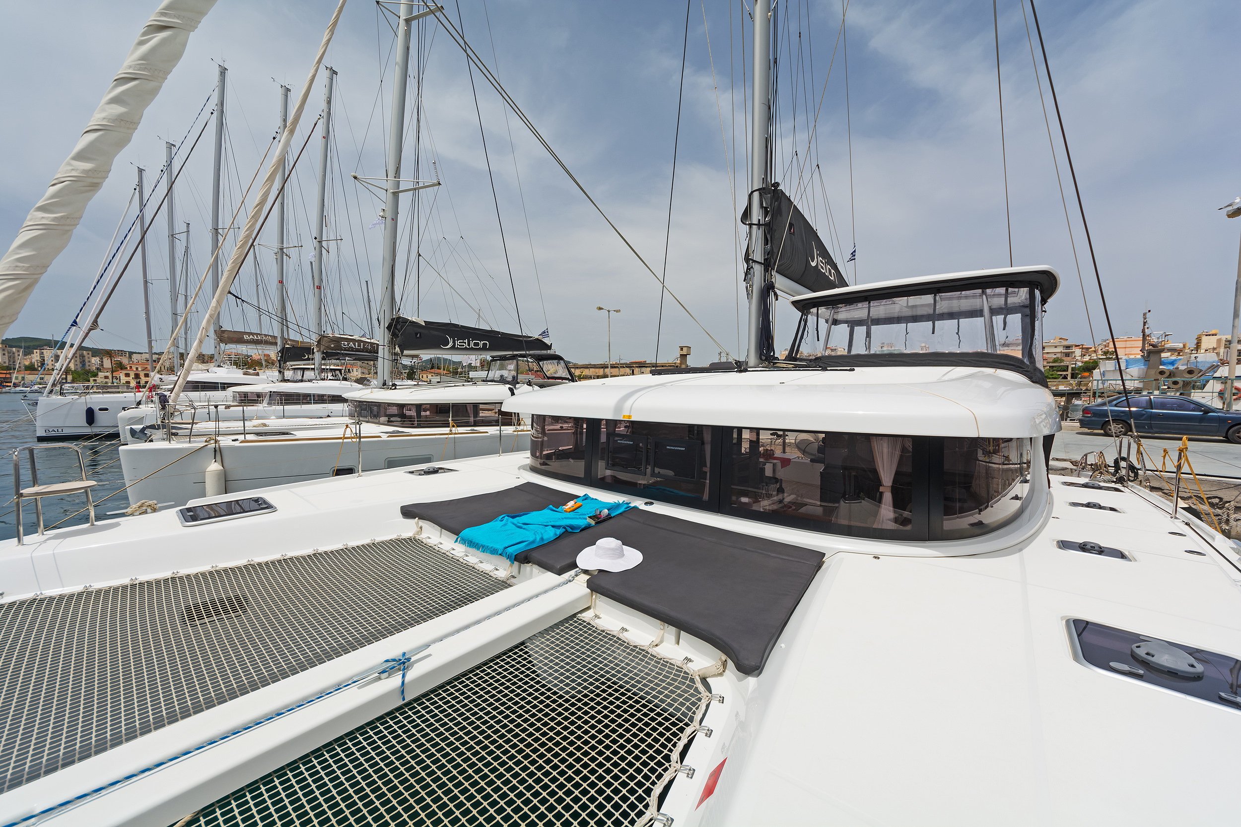 Photo #32 - Lagoon 42 & GEN (Deja Vu) in Lavrion - 6220