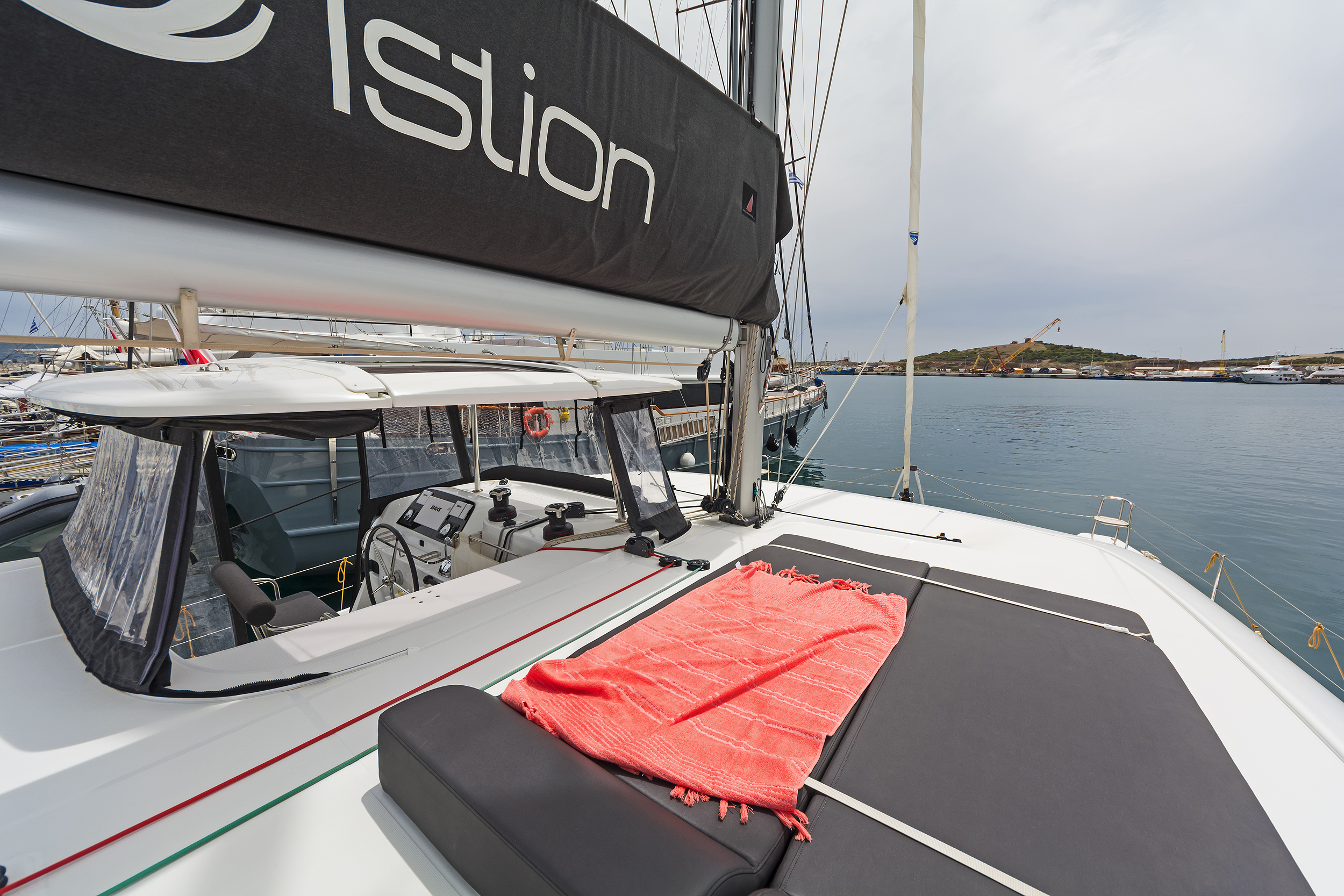Photo #18 - Lagoon 42 & GEN (Deja Vu) in Lavrion - 6220