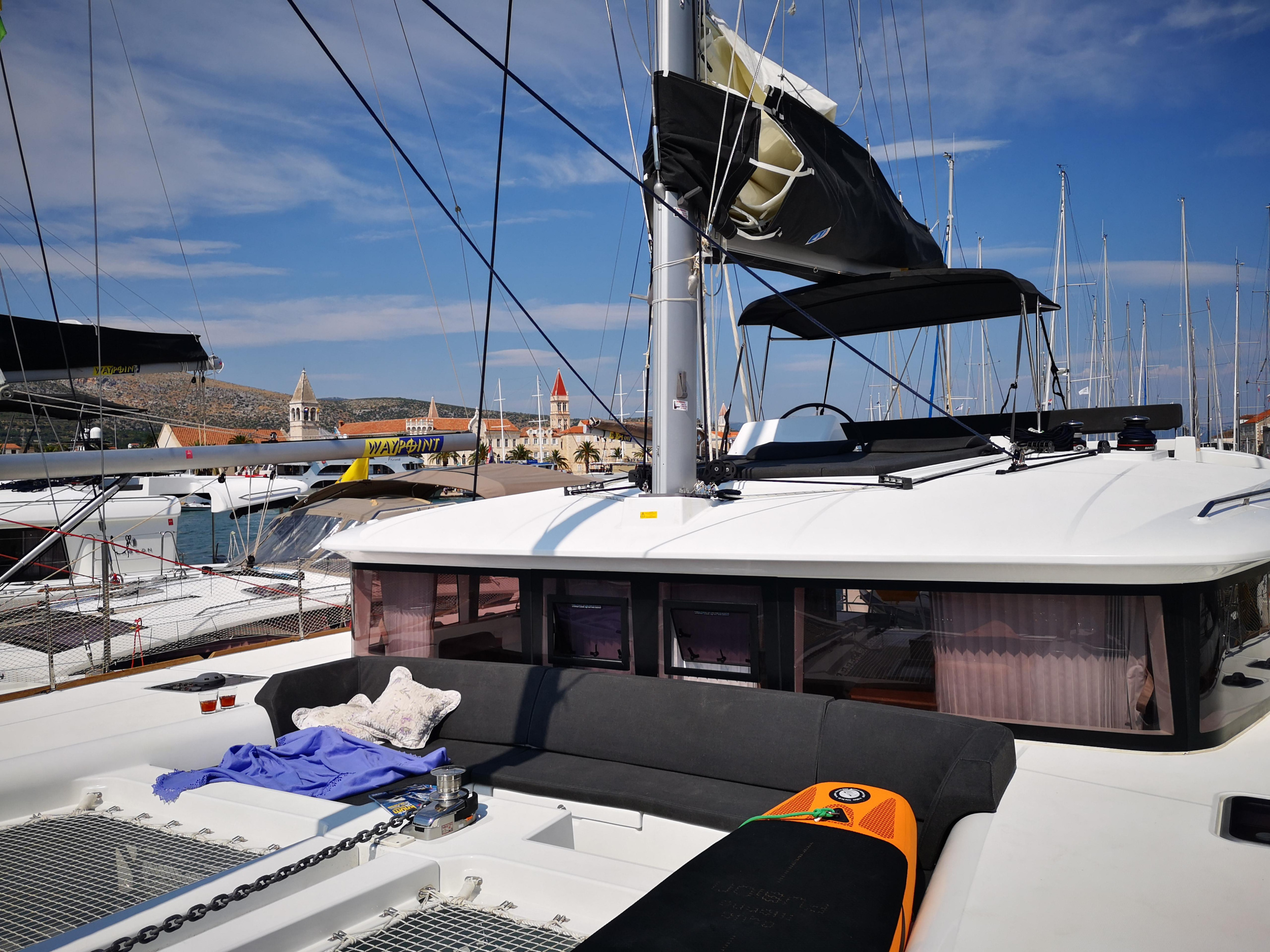 Photo #9 - Lagoon 450 Fly (CALM POINT) in Trogir - 9200