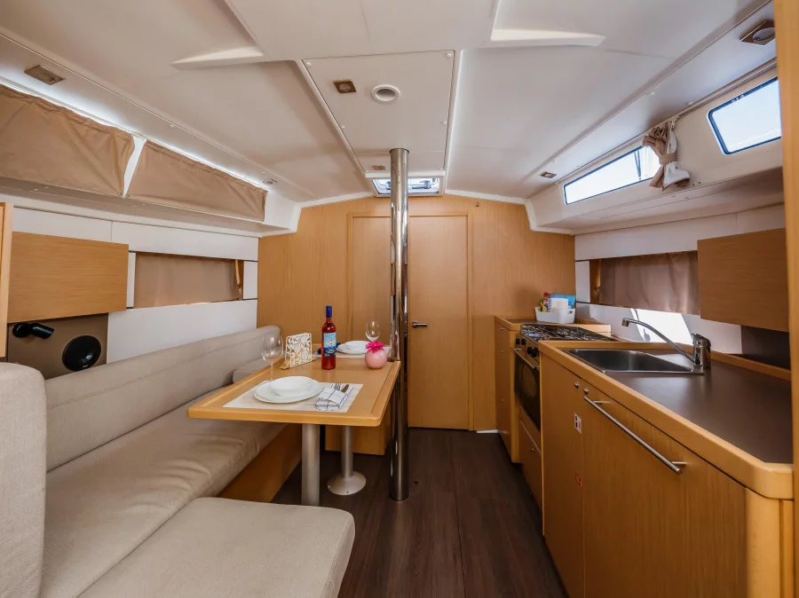 Oceanis 38.1 (Obsession) Interior image - 12