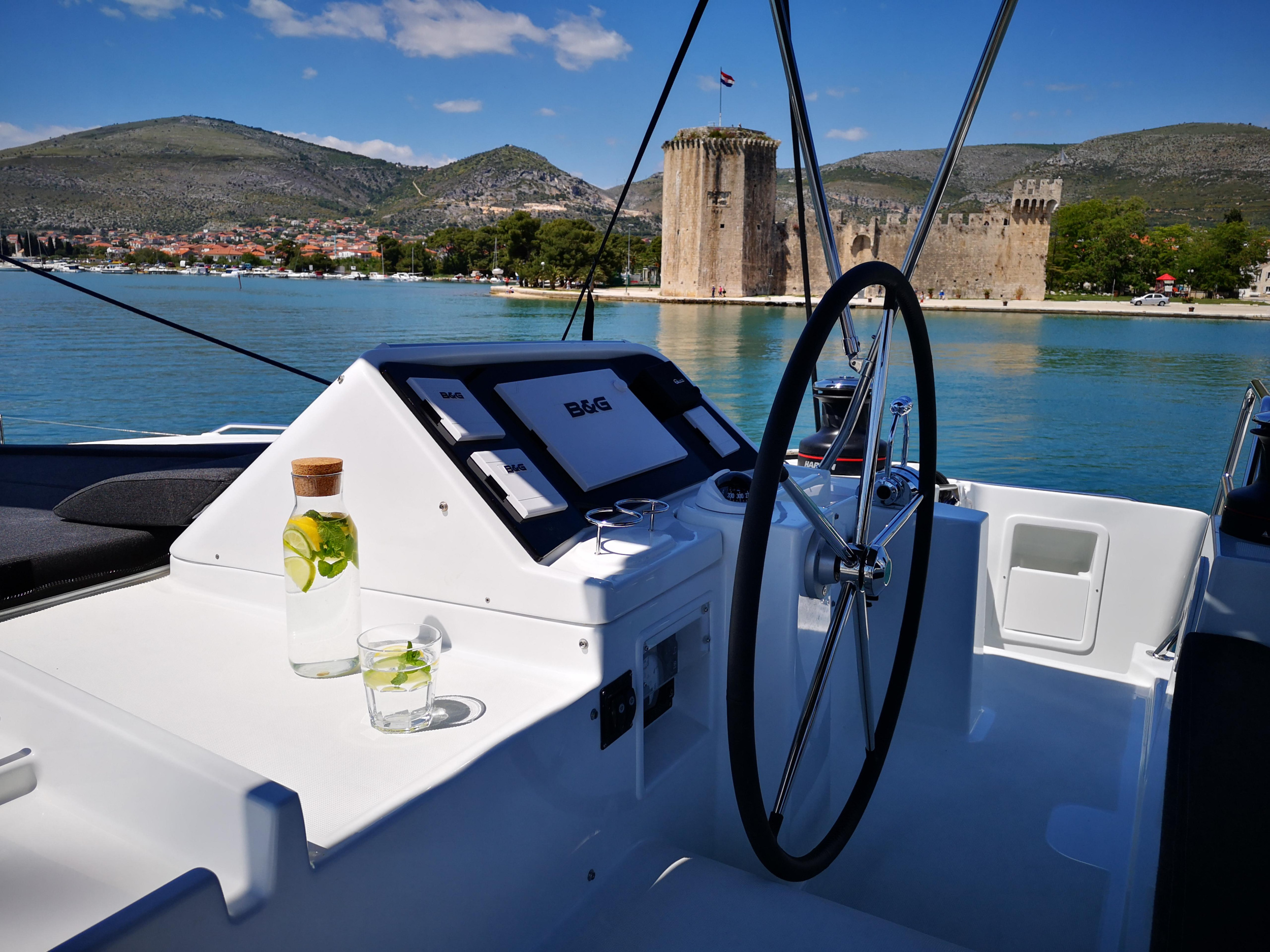 Photo #5 - Lagoon 450 Fly (REGGAE POINT) in Dubrovnik - 7807