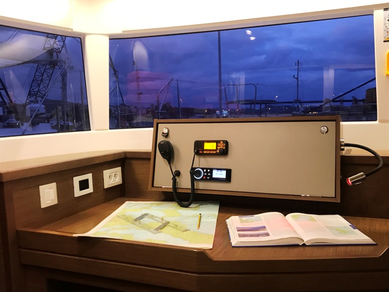 Photo #10 - Lagoon 450 Flybridge (Golden Dream) in Lavrion - 8206