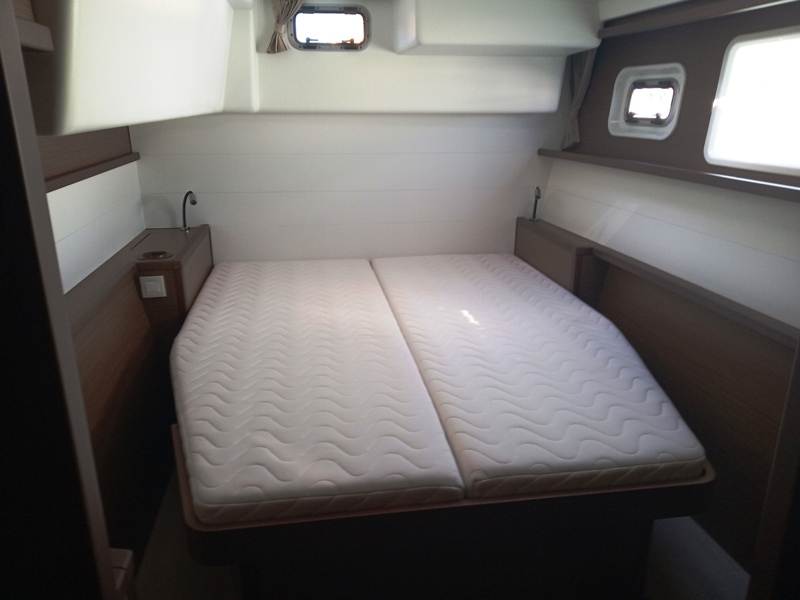 Photo #11 - Lagoon 450 Flybridge (Golden Dream) in Lavrion - 8206