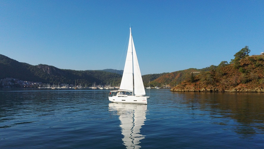 Photo #10 - Dufour 390 (La Luz) in Fethiye - 16535