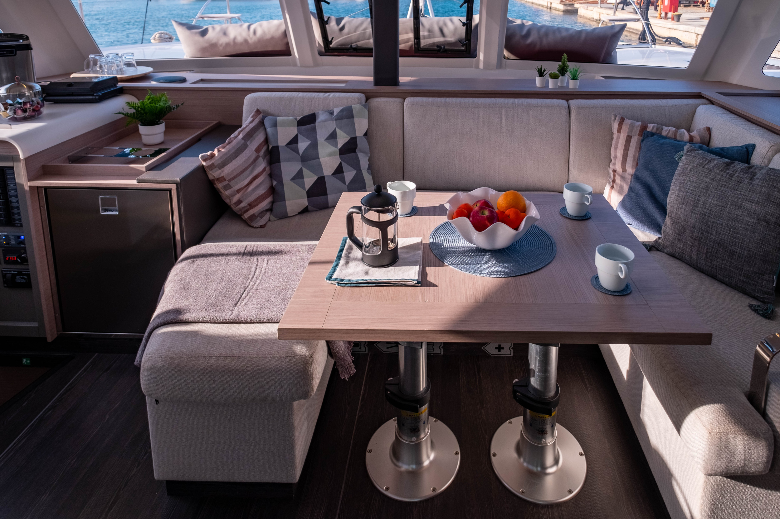 Photo #6 - Fountaine Pajot Isla 40 (Artemis) in Lefkada - 19077