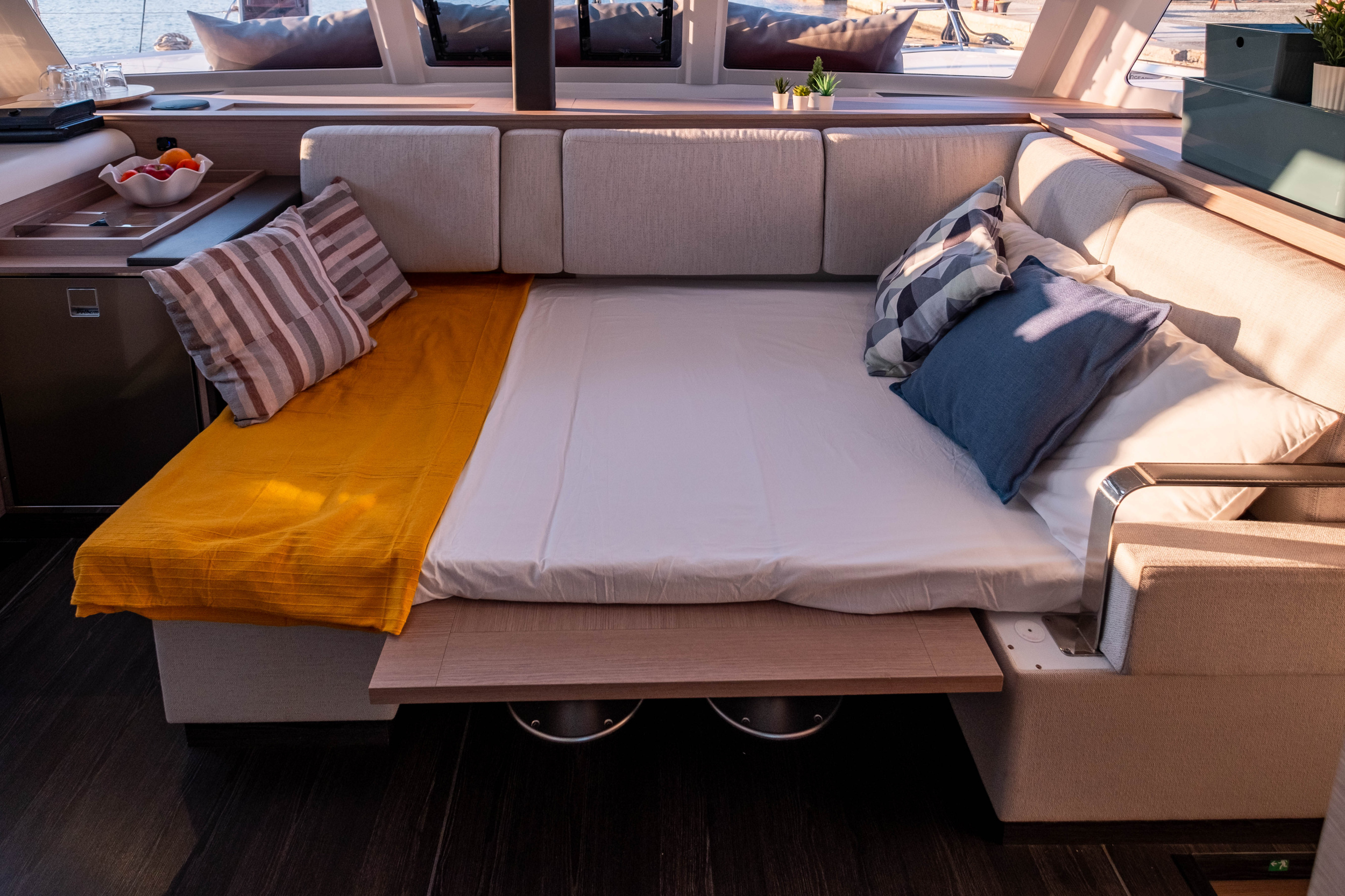 Photo #4 - Fountaine Pajot Isla 40 (Artemis) in Lefkada - 19077