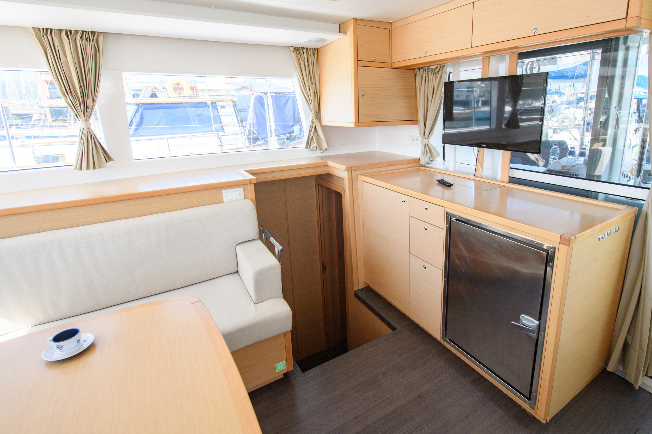 Photo #5 - Lagoon 450 Flybridge (Athina (Pax 12)) in Lefkada - 9519