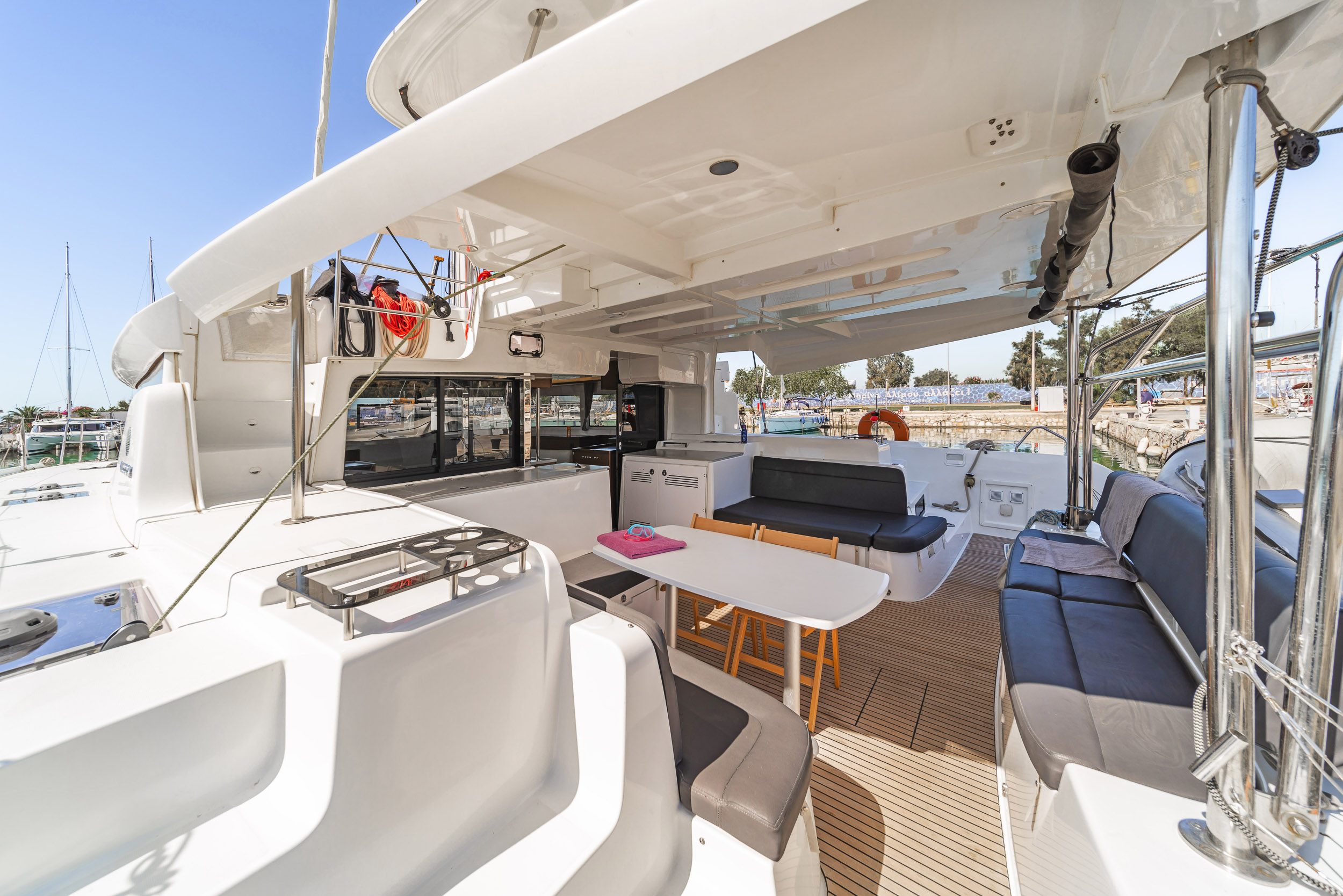 Photo #12 - Lagoon 46 & GEN & WM (Harmony) en Lavrion - 11365