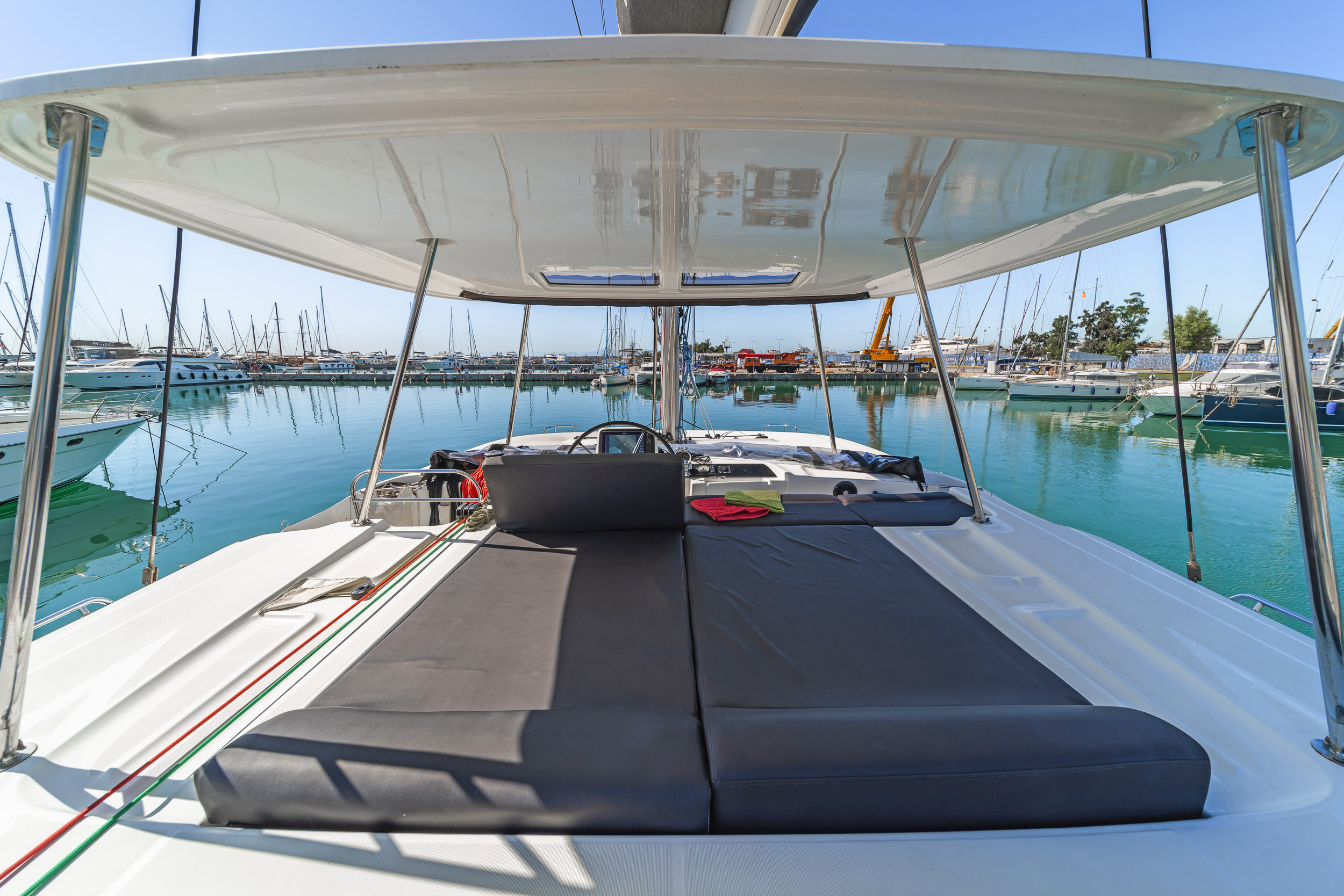 Photo #23 - Lagoon 46 & GEN & WM (Harmony) en Lavrion - 11365