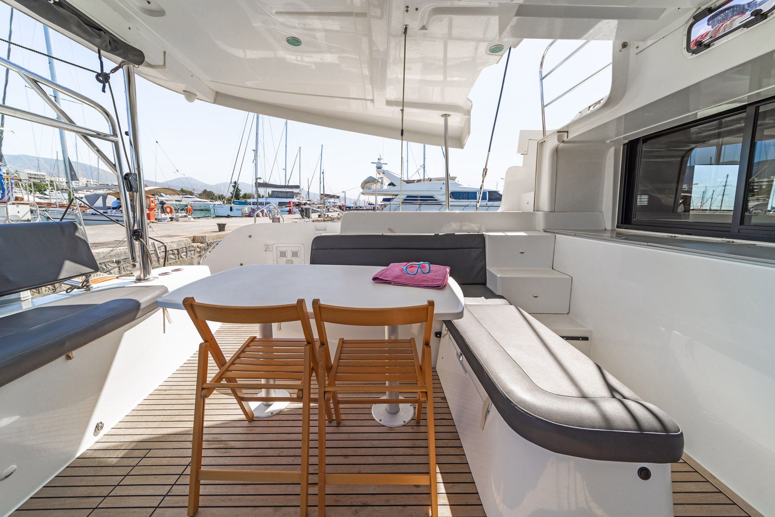 Photo #14 - Lagoon 46 & GEN & WM (Harmony) en Lavrion - 11365