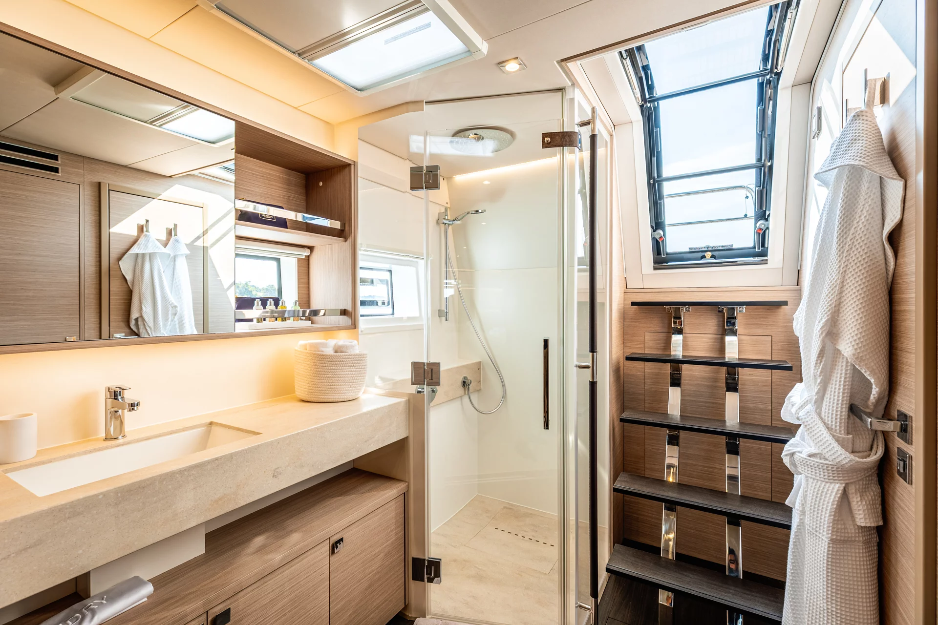 Lagoon 60 (SUNNY DREAM (Fully Crewed))  - 26