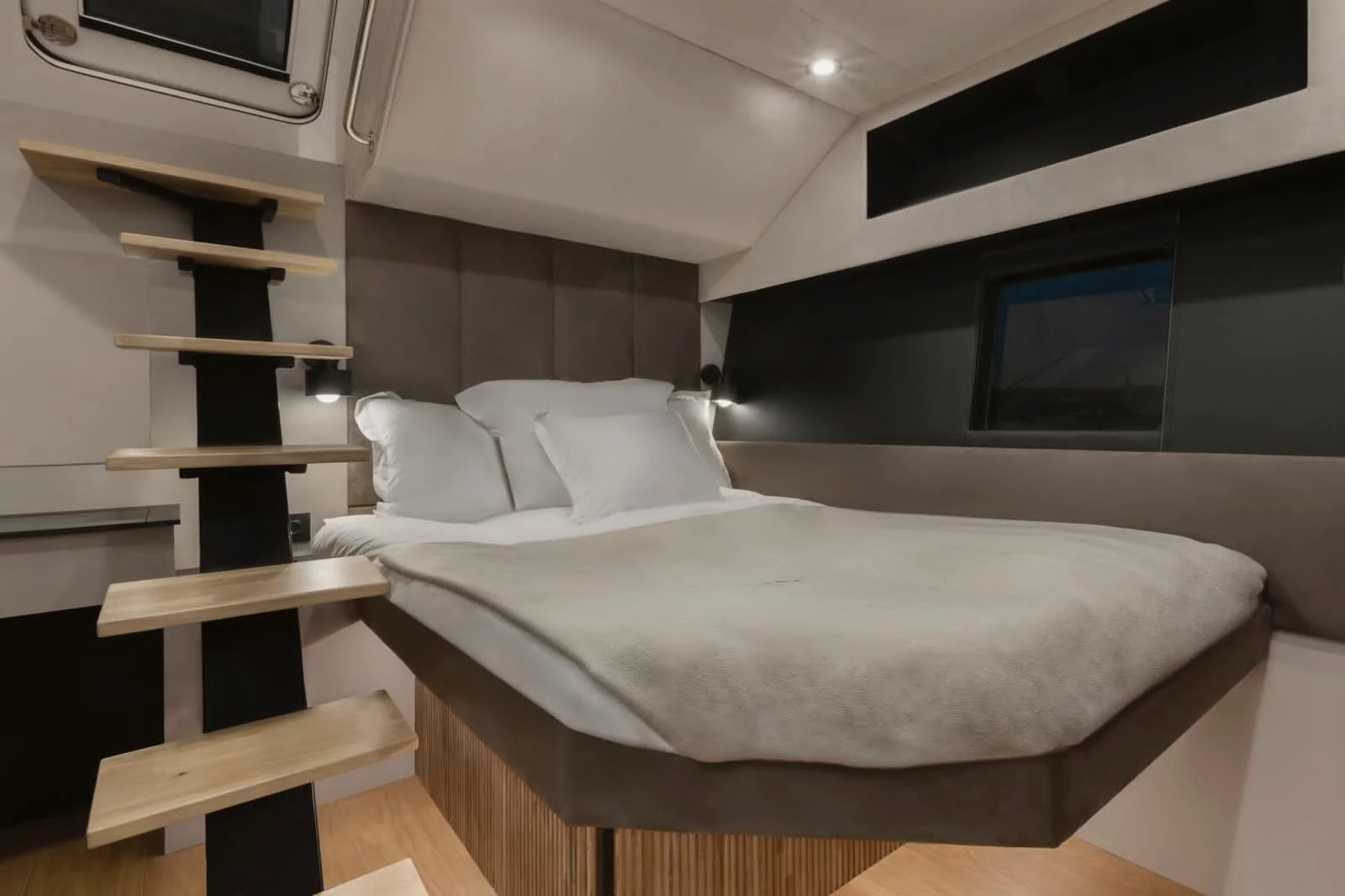 Moon Yacht 60 (Moonlight)  - 24