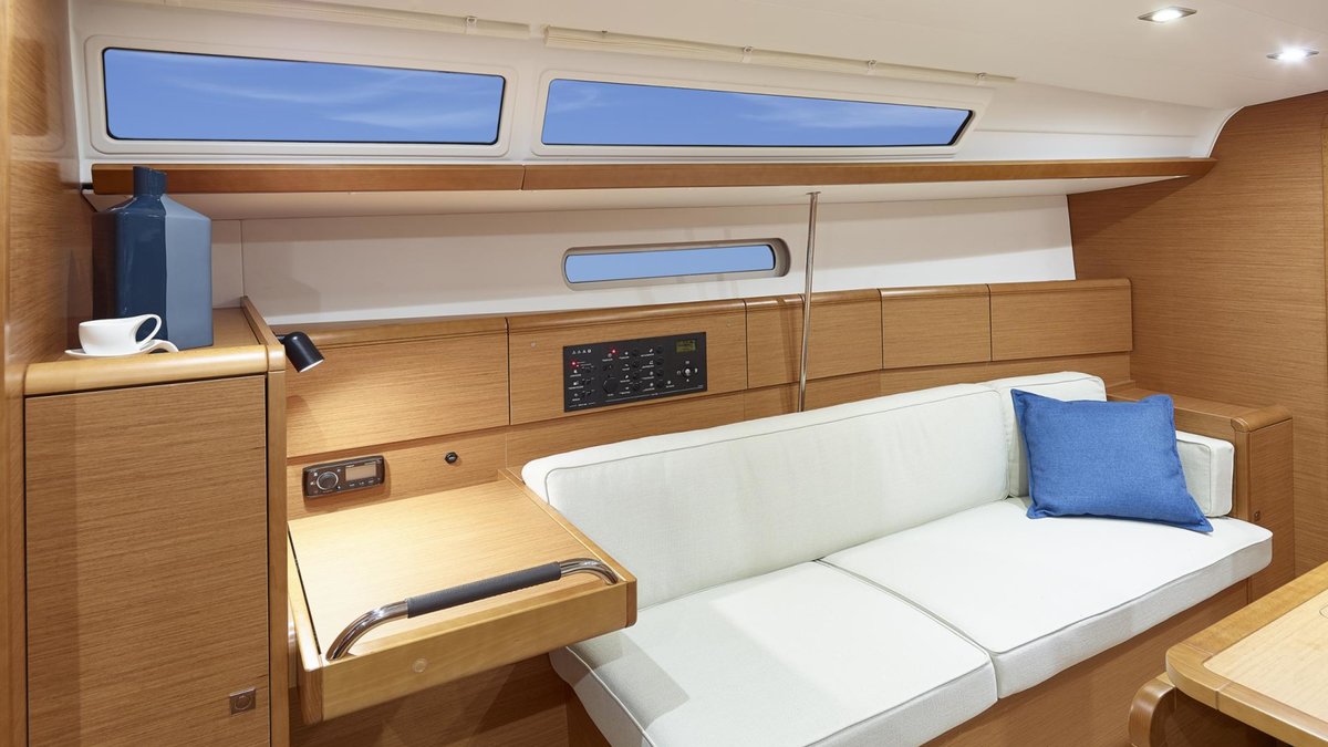 Photo #5 - Sun Odyssey 389 () en Marina - 13230