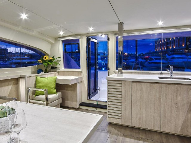 Photo #7 - Leopard 40 () in Marina - 13283
