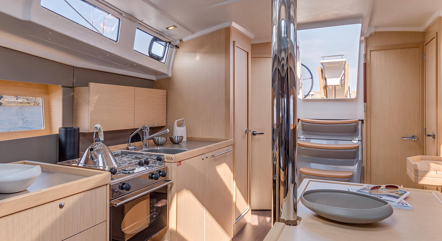 Photo #5 - Oceanis 38.1 () in Portorosa - 6503