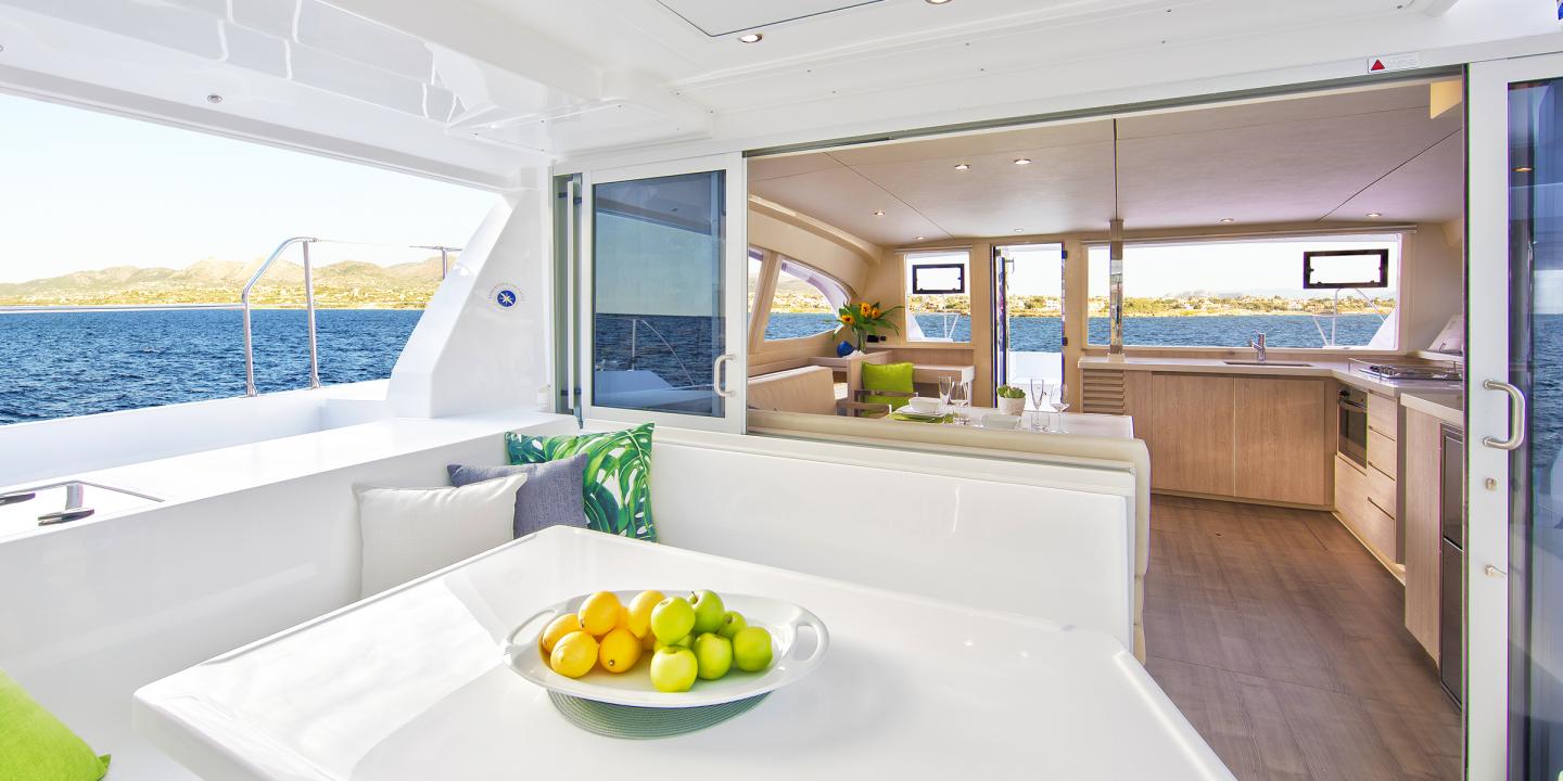 Photo #7 - Leopard 40 () in Marina - 13267