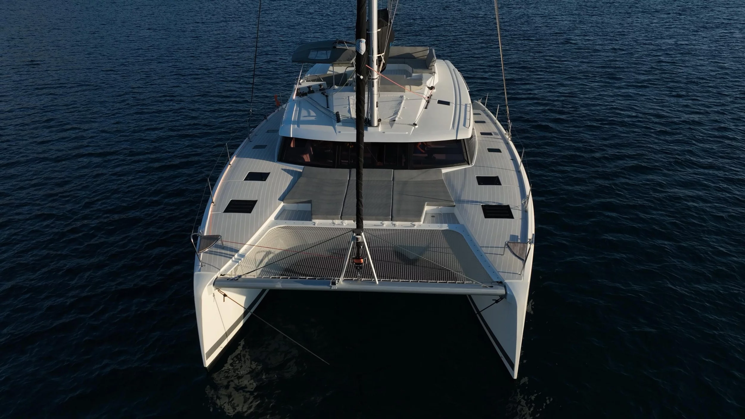 Fountaine Pajot 47 TANNA LUX (GEN, AC, WATERMAKER) (AQUARELLA)  - 2